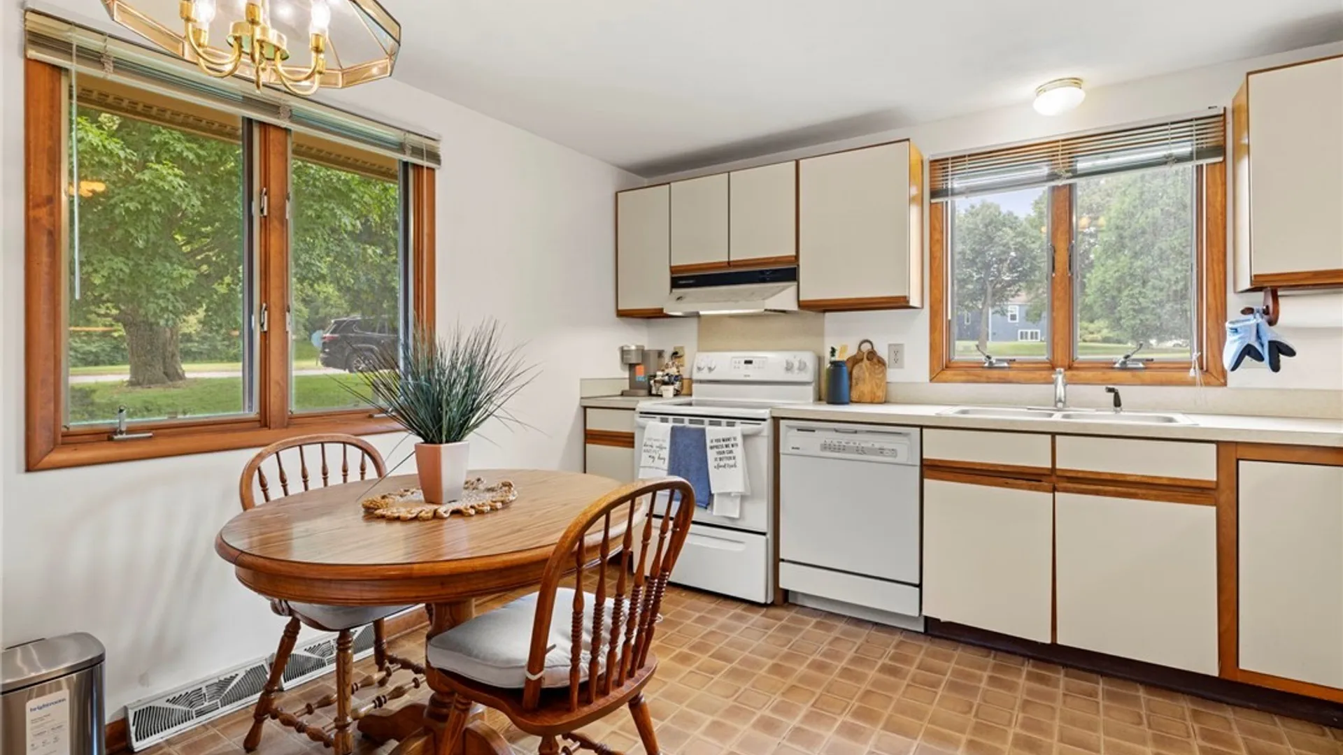 Property at 202 Weatheridge Drive, Camillus, NY 13031 10