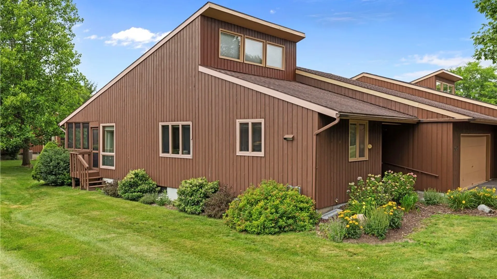 Property at 202 Weatheridge Drive, Camillus, NY 13031 2