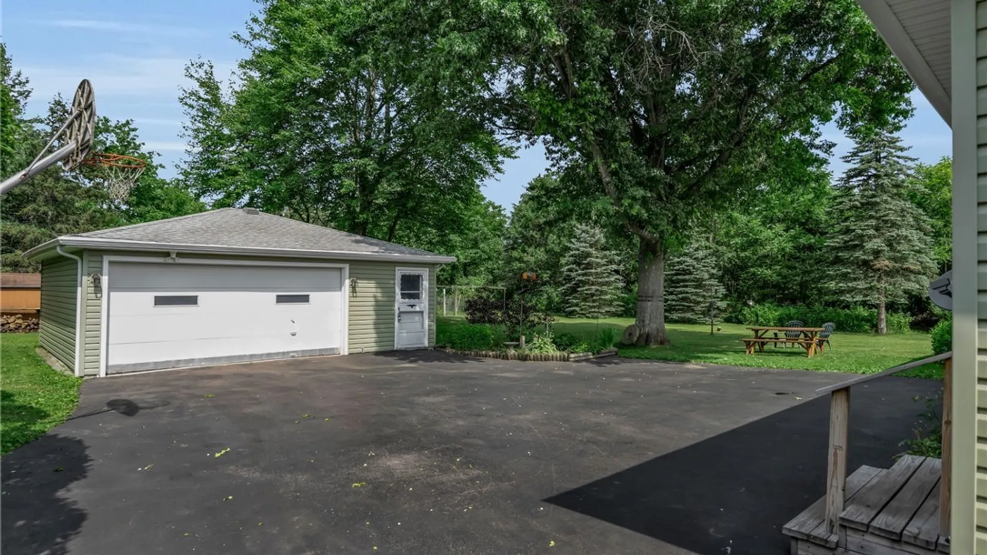 Property at 1320 Girdle Road, Elma, NY 14059 40