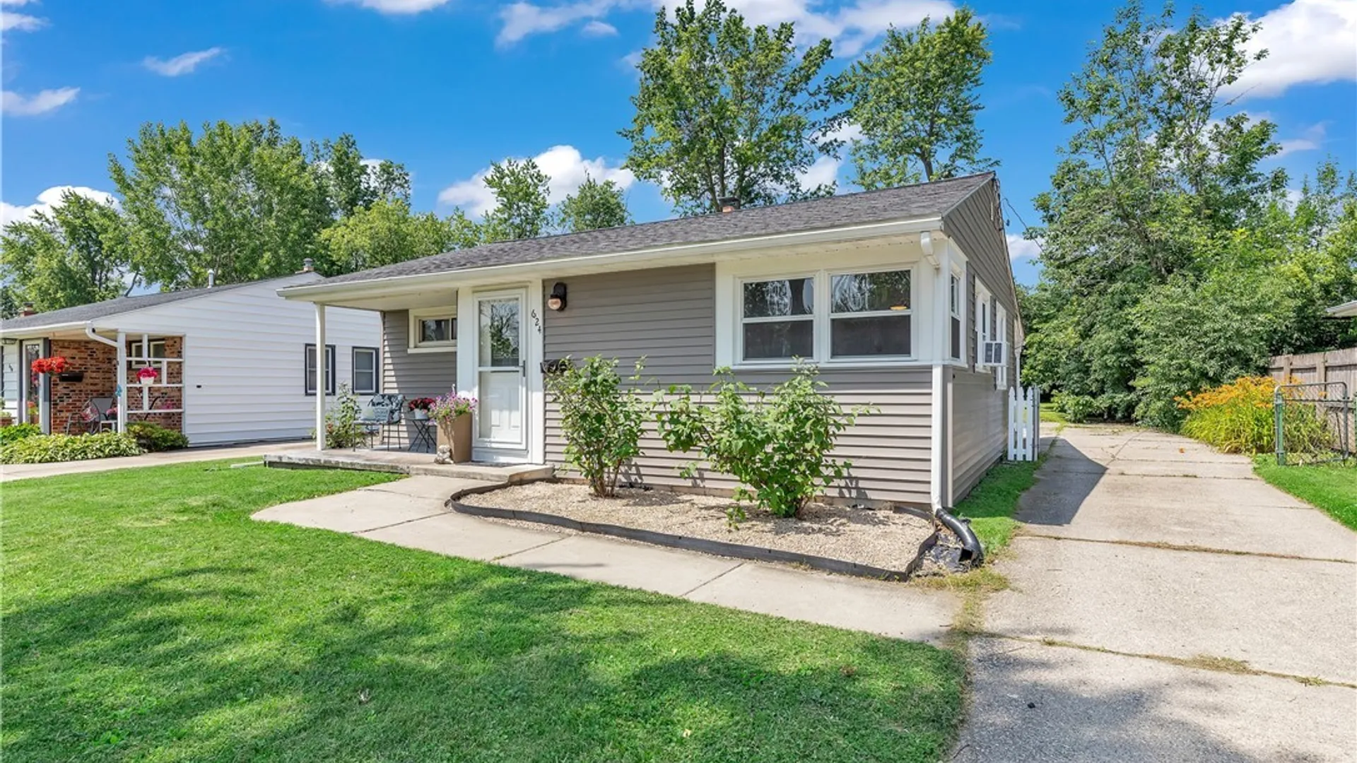 Property at 624 Montrose Avenue, Tonawanda, NY 14223 2