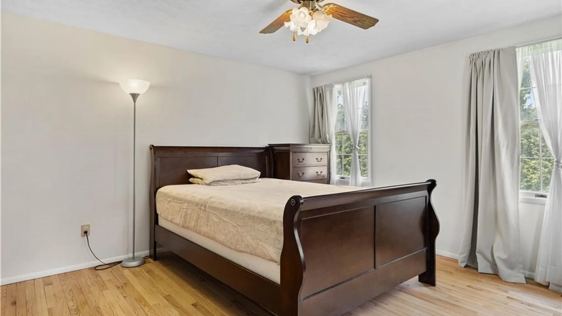 Property at 2 Hunters Pointe, Pittsford, NY 14534 24