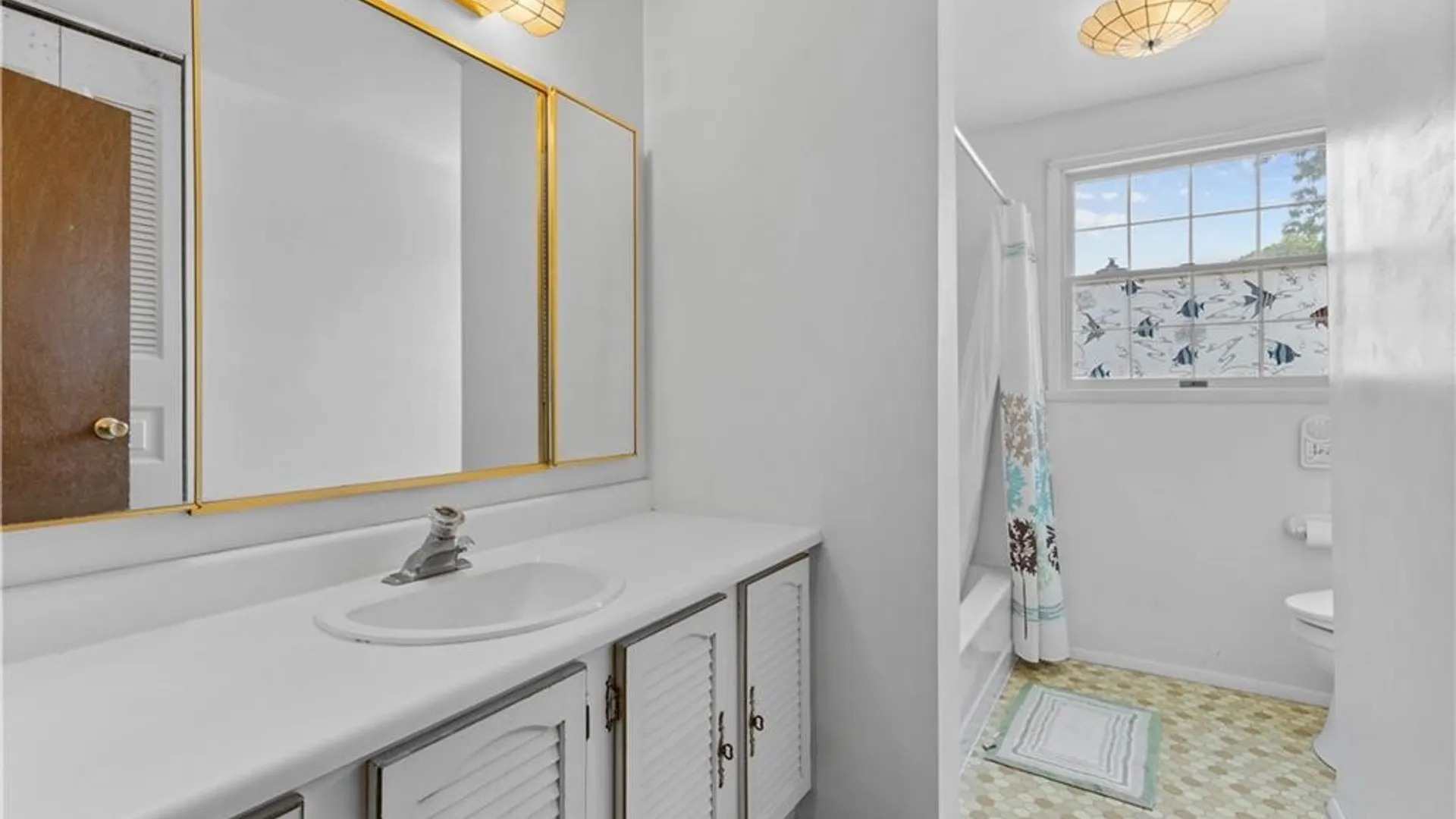 Property at 2 Hunters Pointe, Pittsford, NY 14534 25