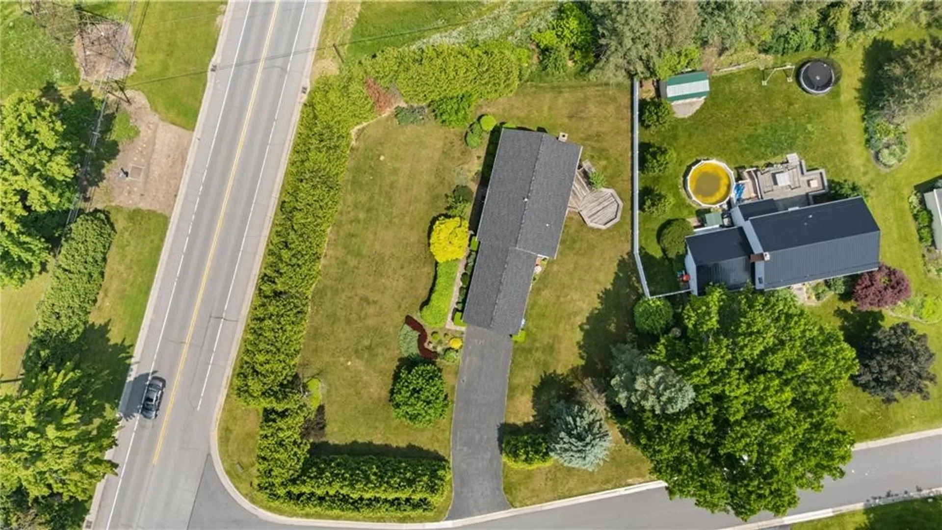 Property at 2 Hunters Pointe, Pittsford, NY 14534 30
