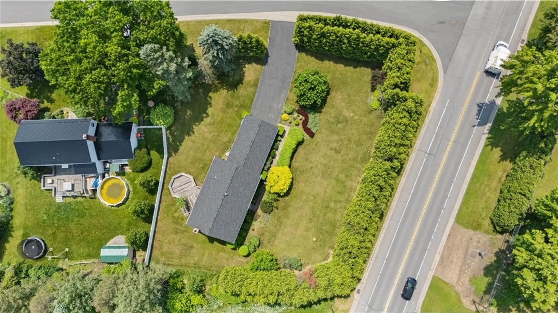 Property at 2 Hunters Pointe, Pittsford, NY 14534 31