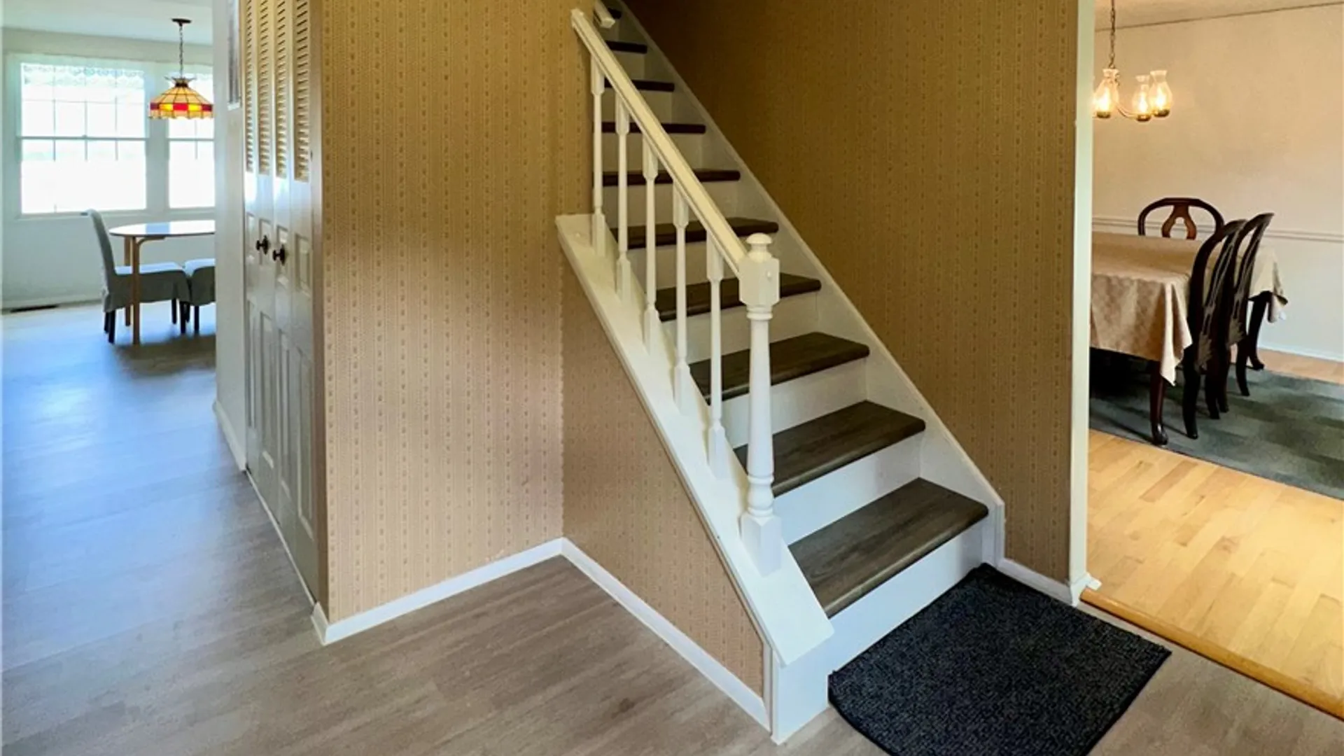 Property at 2 Hunters Pointe, Pittsford, NY 14534 5