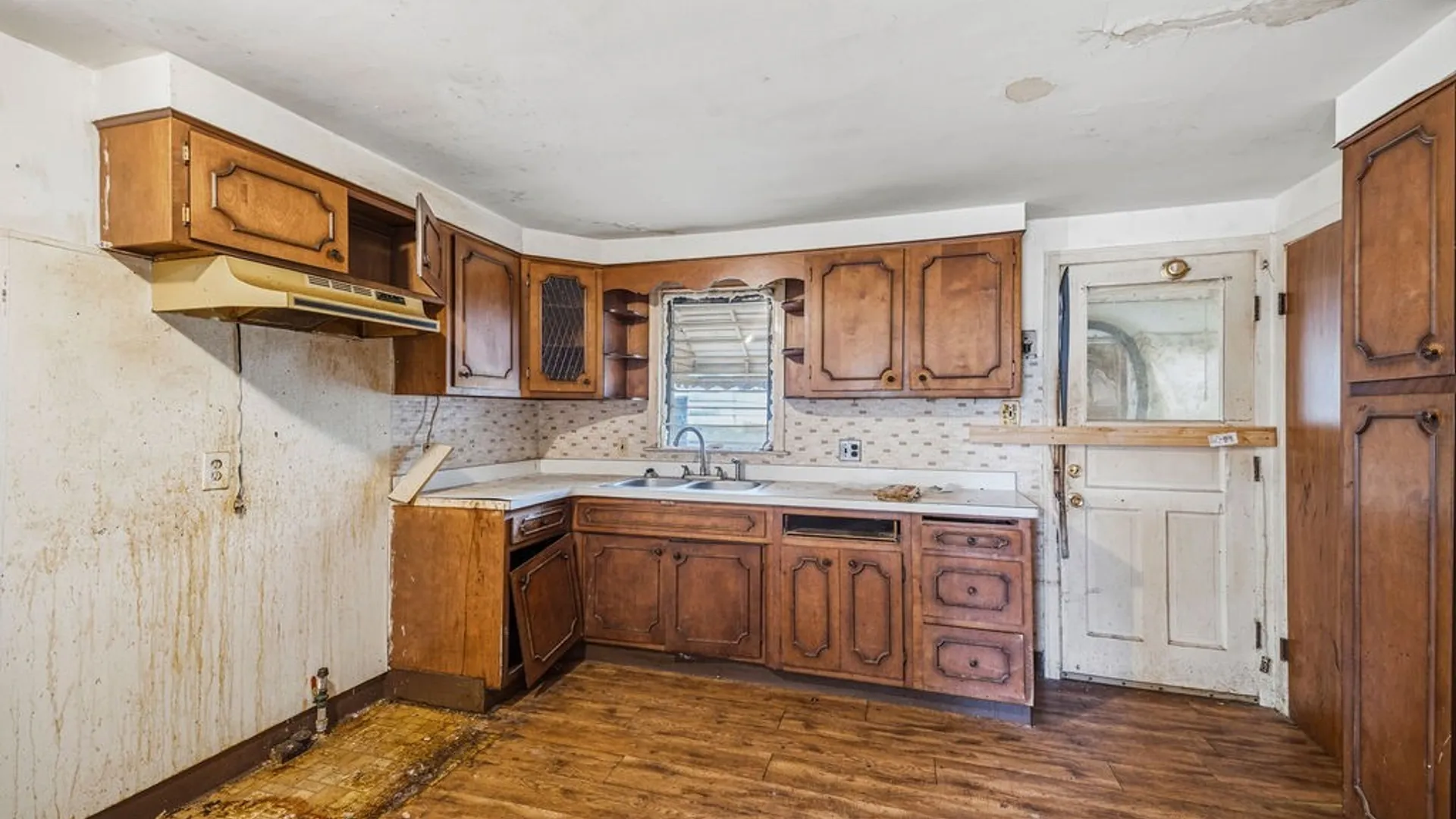 Property at 223 Phyllis Avenue, Buffalo, NY 14215 11