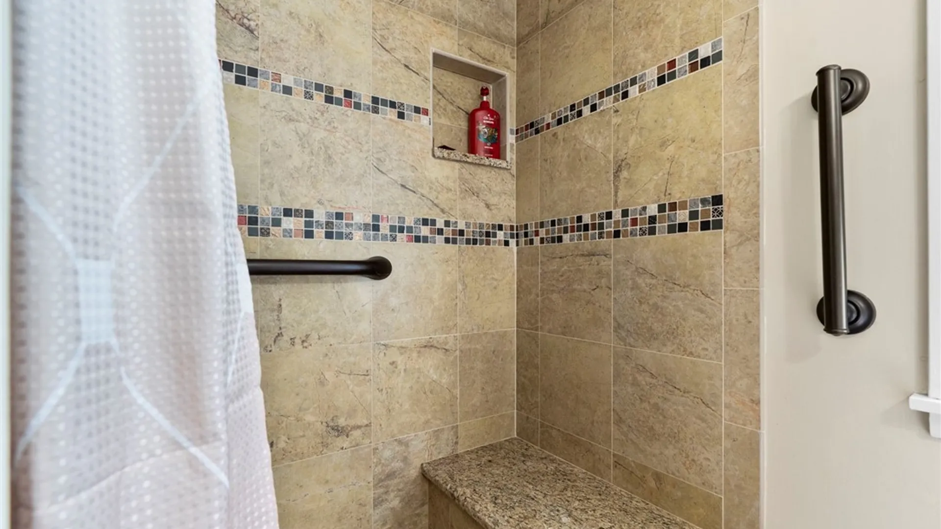 Property at 708 The Circle Drive, Lewiston, NY 14092 15
