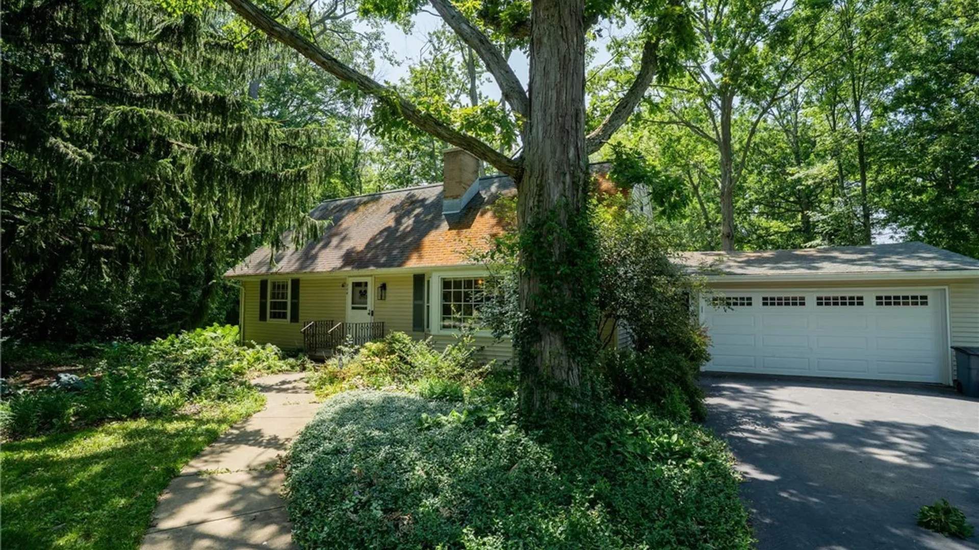 Property at 708 The Circle Drive, Lewiston, NY 14092 34