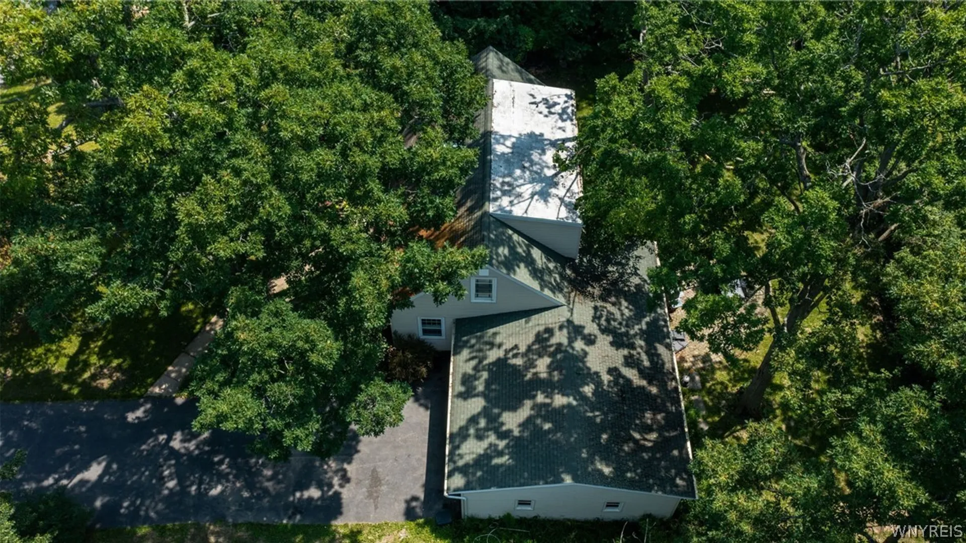 Property at 708 The Circle Drive, Lewiston, NY 14092 36