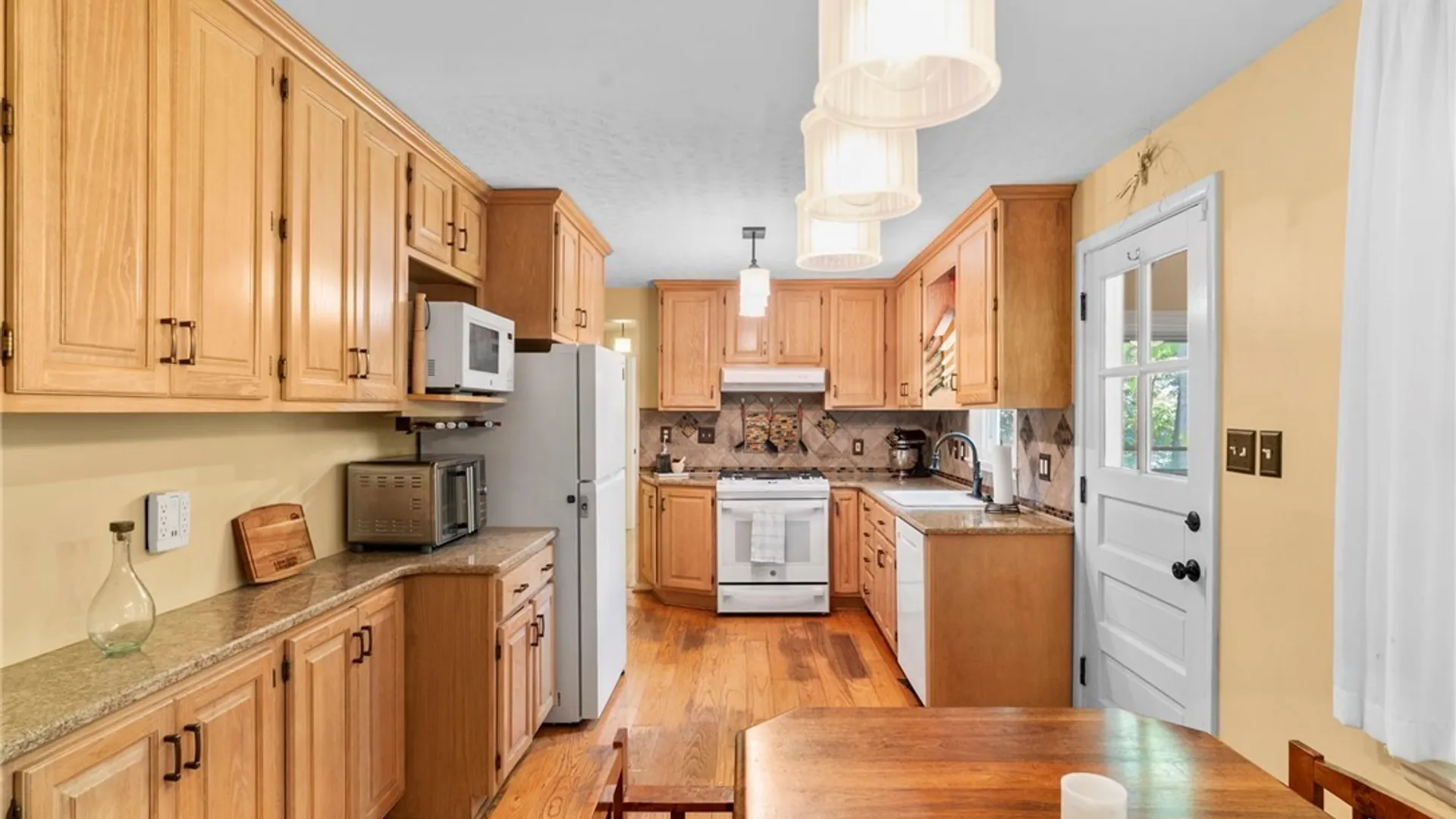 Property at 708 The Circle Drive, Lewiston, NY 14092 4