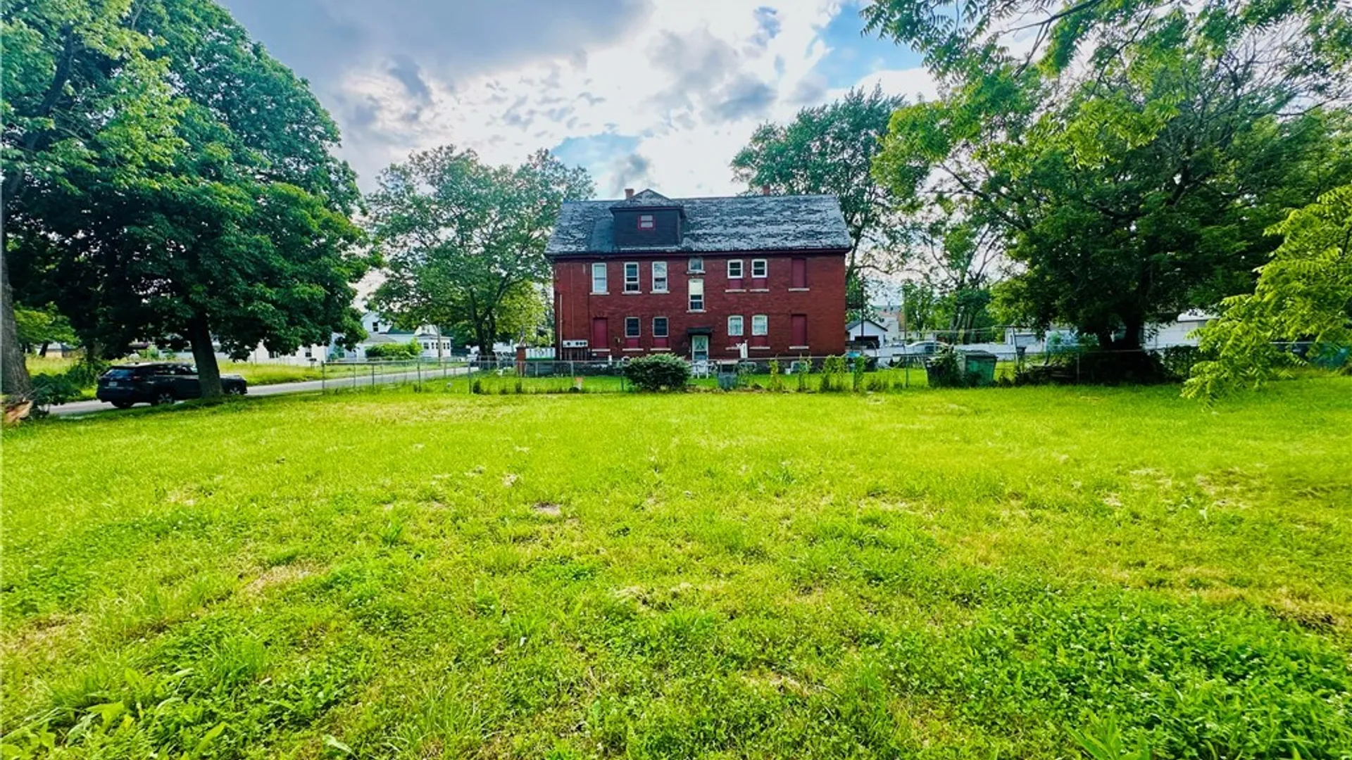 Property at 1960 Cudaback Avenue, Niagara Falls, NY 14303 4