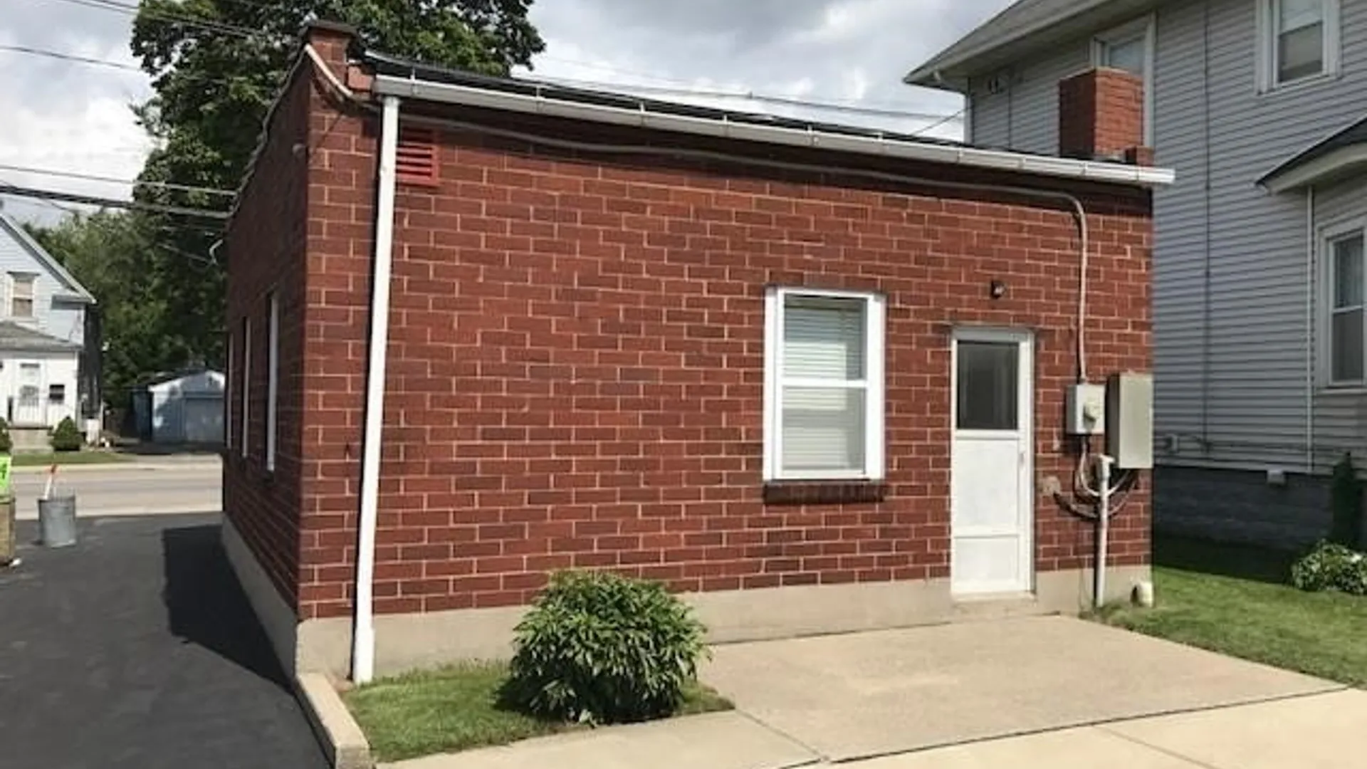 Property at 50 Lake Avenue, Hamburg, NY 14219 2