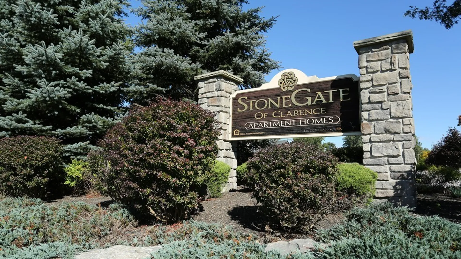 Property at 4100 Stonegate, Amherst, NY 14221 3