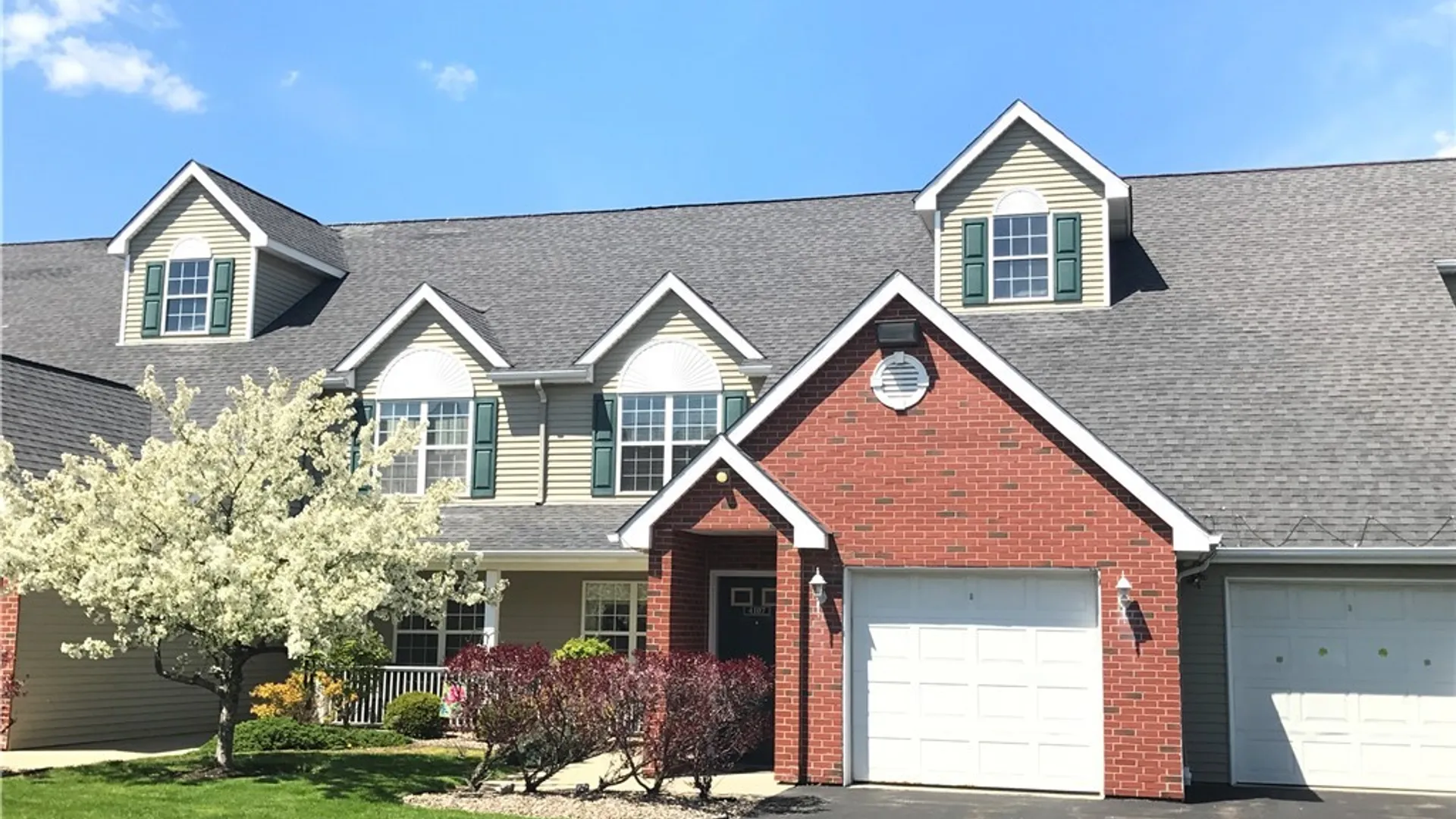 Property at 4100 Stonegate, Amherst, NY 14221 4