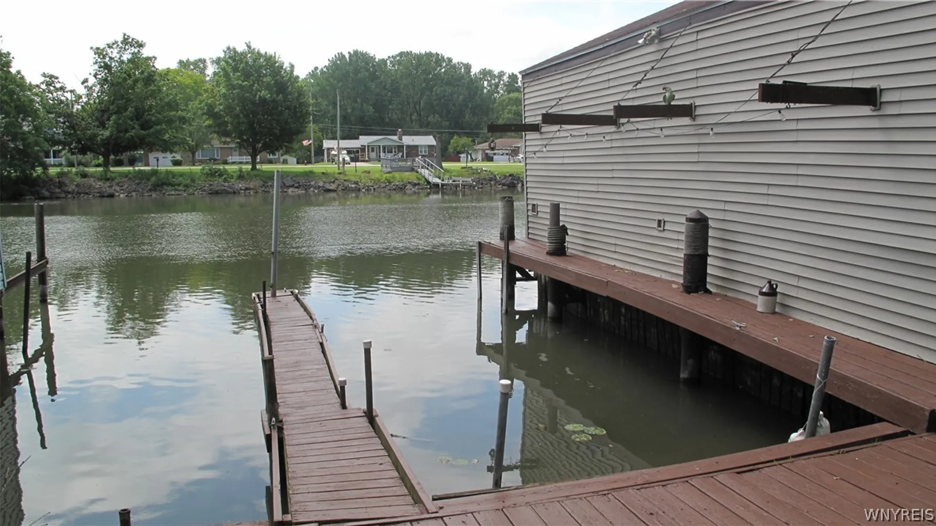 Property at 19 Canal Front Mayors Park, North Tonawanda, NY 14120 18