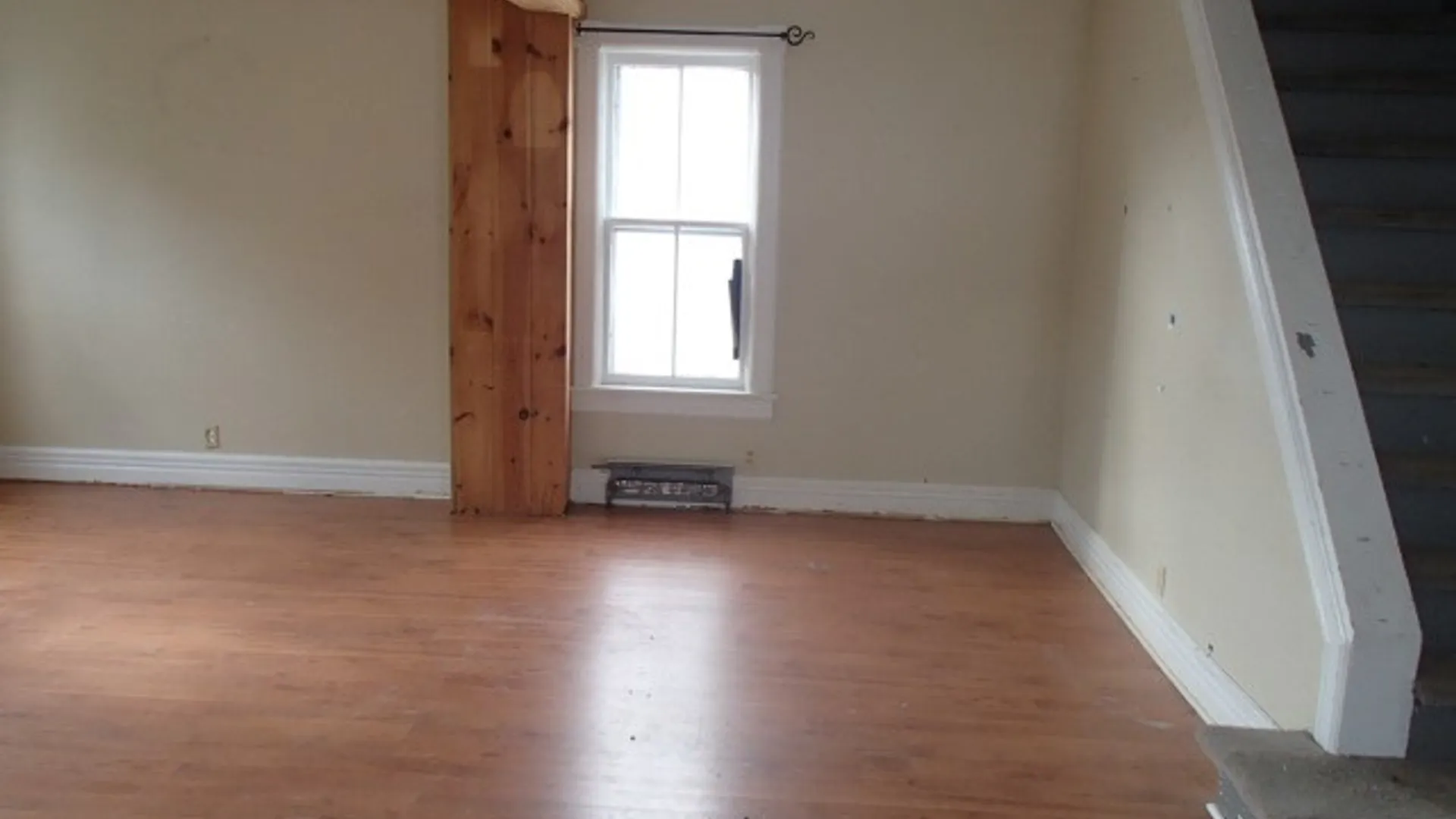 Property at 10 Rochester Street, Amsterdam, NY 12070 4