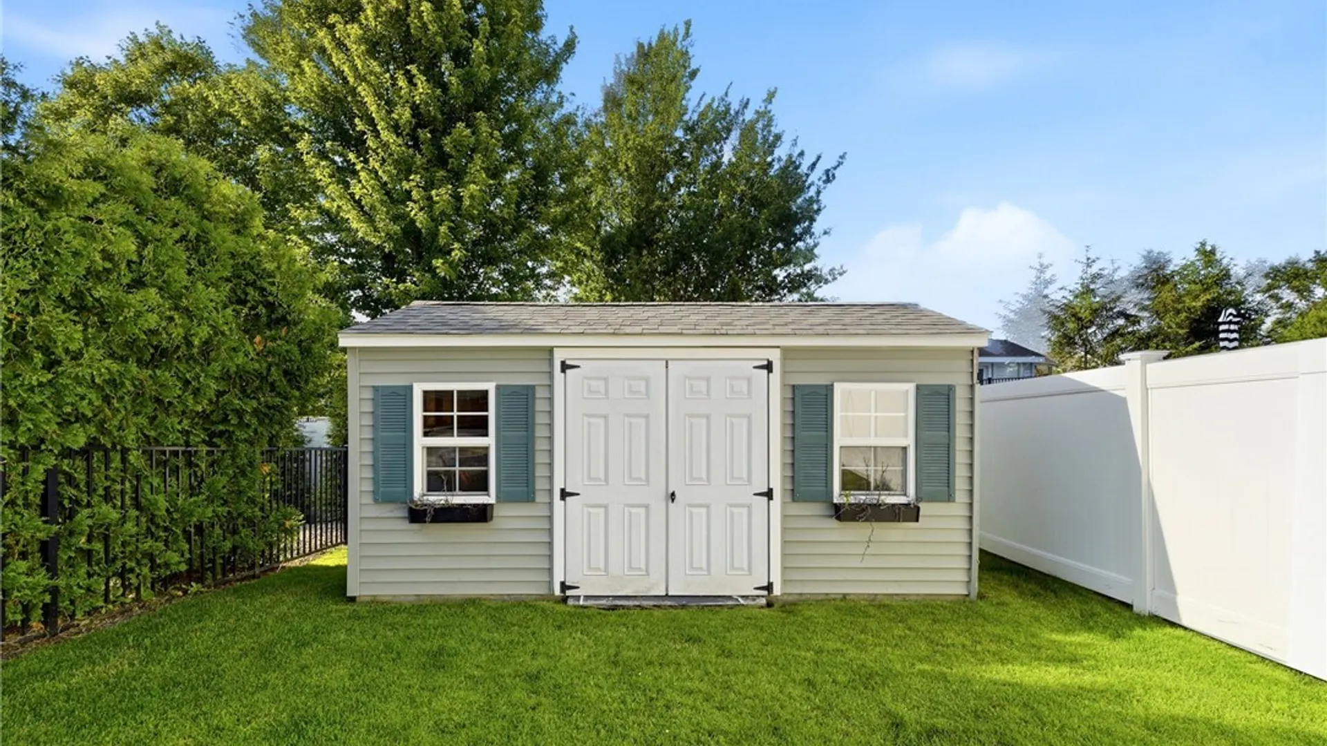 Property at 21 Sunset Creek Drive, West Seneca, NY 14224 10