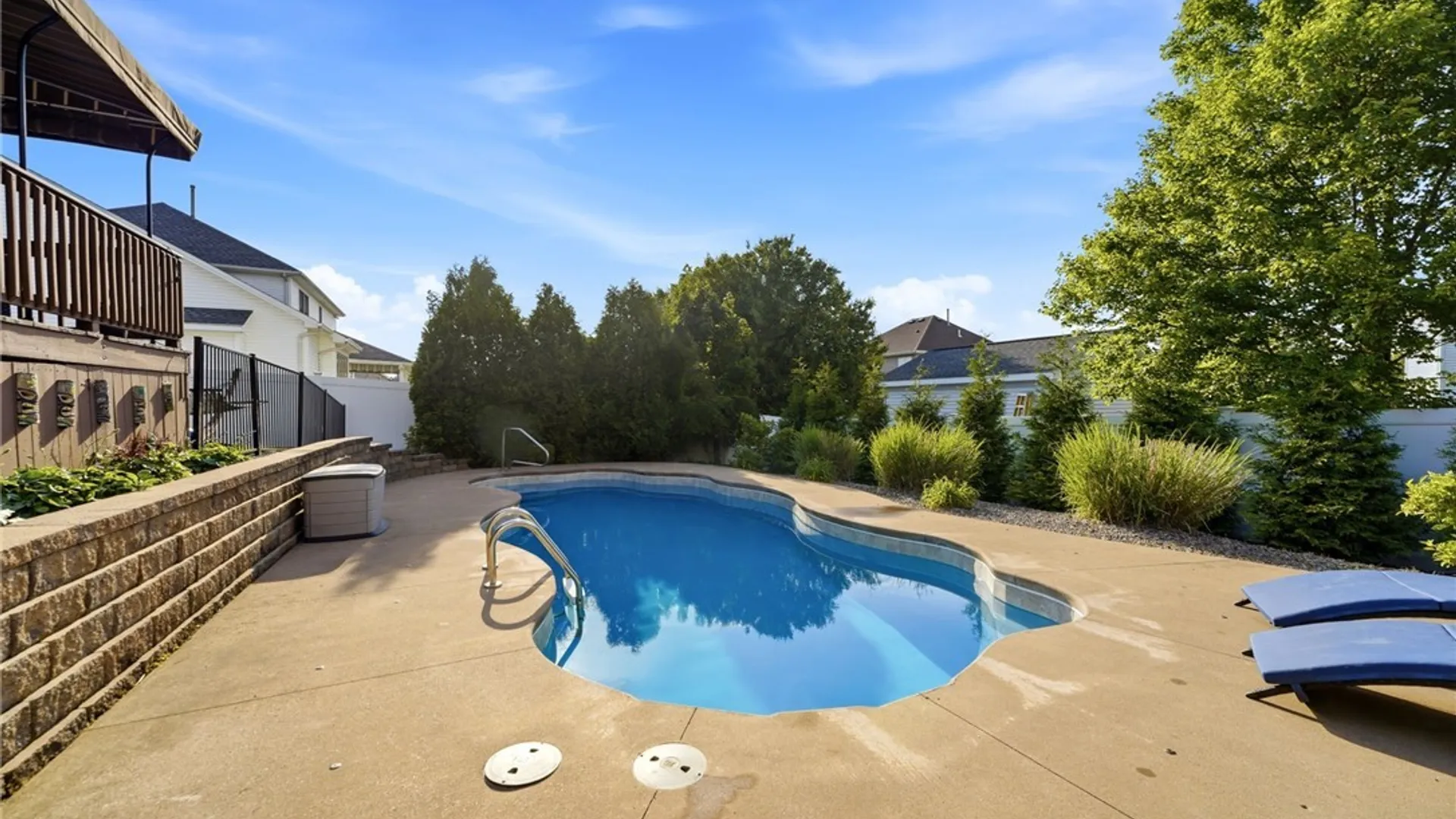 Property at 21 Sunset Creek Drive, West Seneca, NY 14224 4