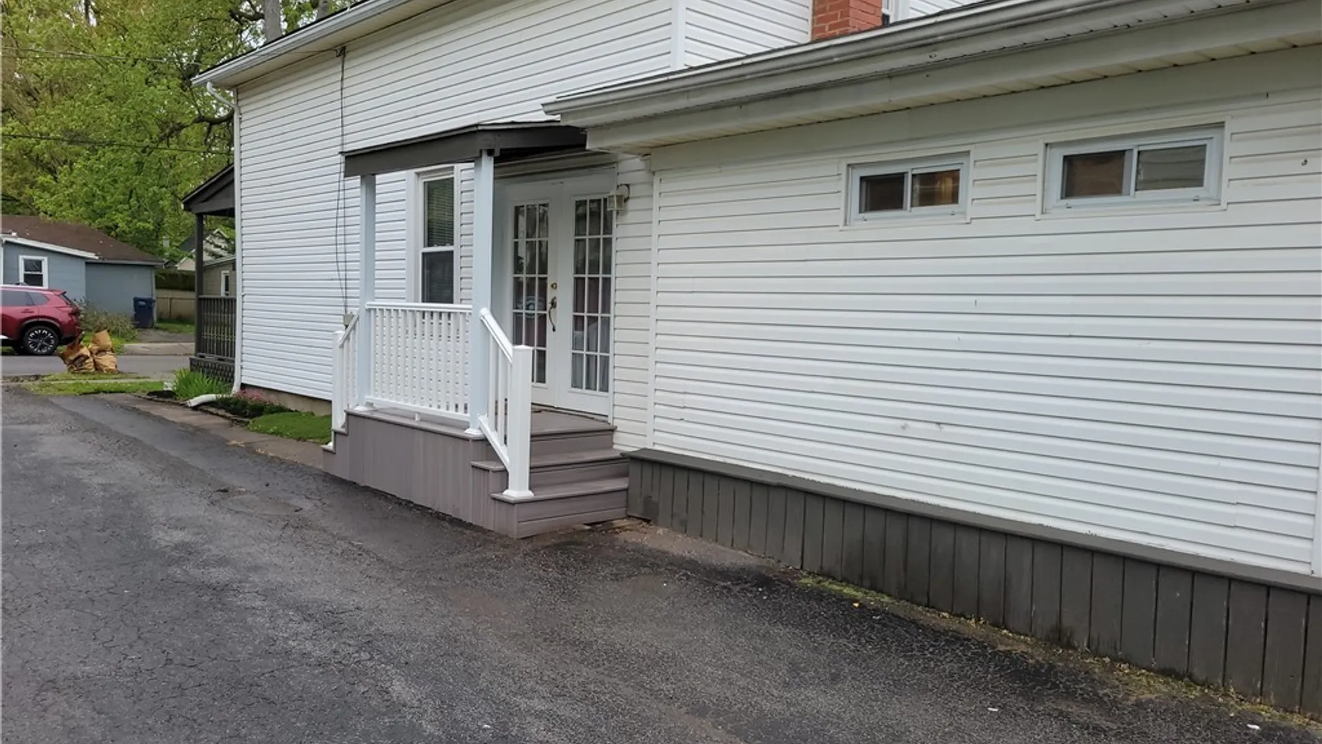 Property at 172 Erie Street, Lockport City, NY 14094 6