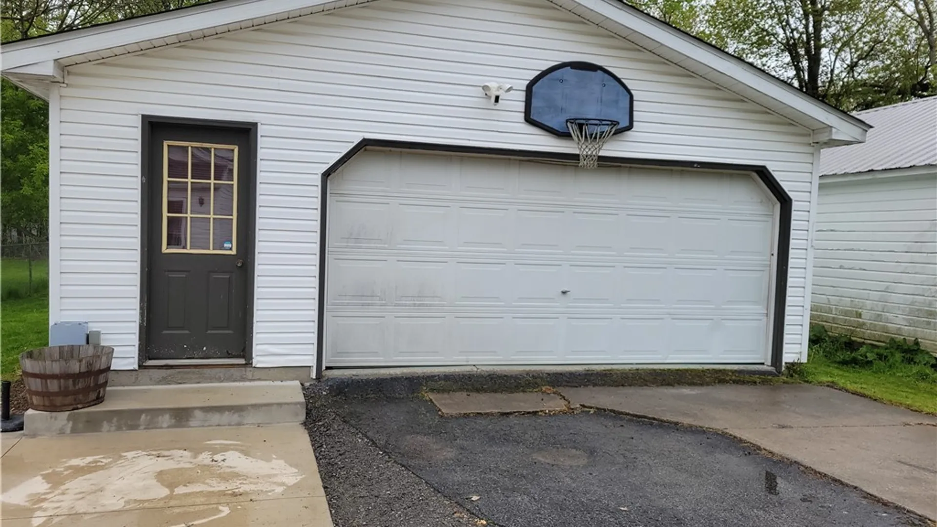 Property at 172 Erie Street, Lockport City, NY 14094 7