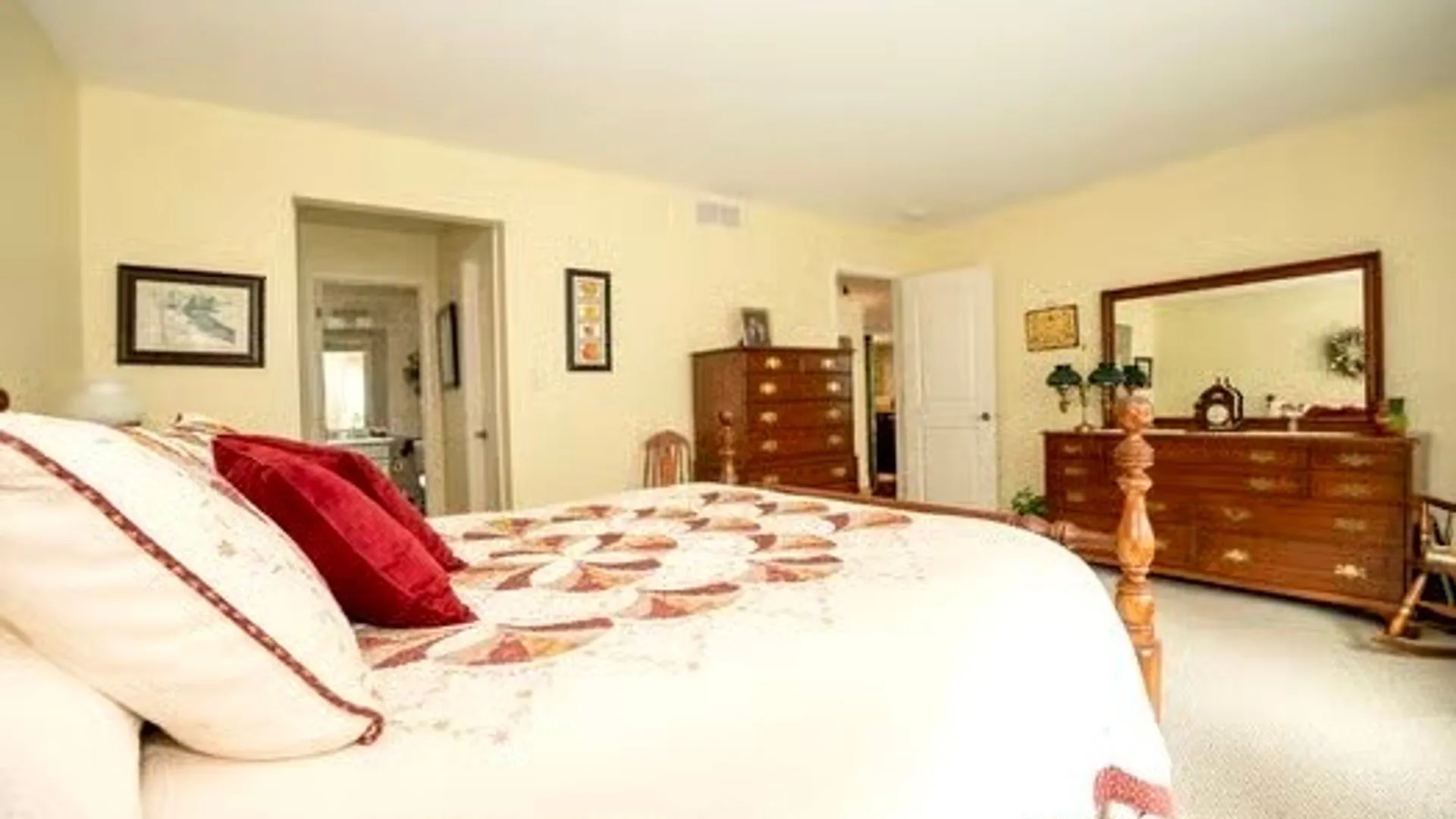 Property at 55 Chancellor Lane, West Seneca, NY 14224 18