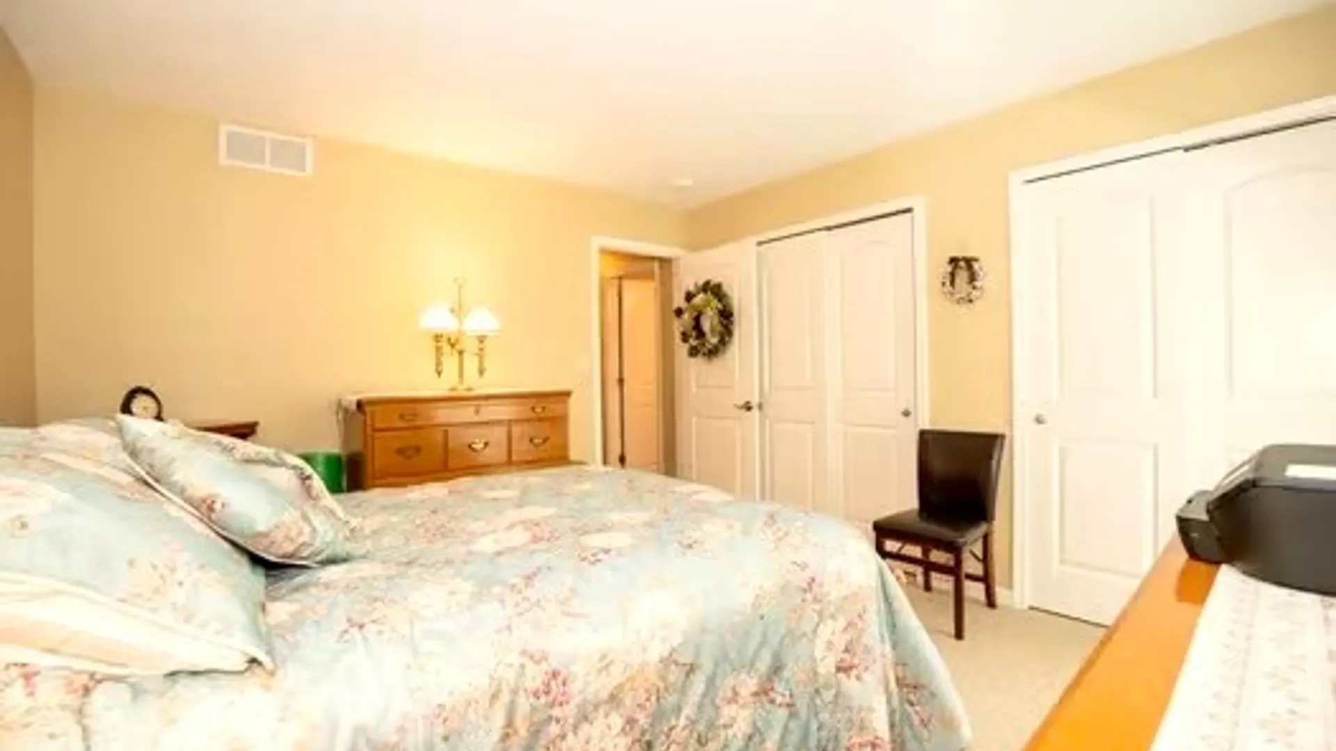Property at 55 Chancellor Lane, West Seneca, NY 14224 25