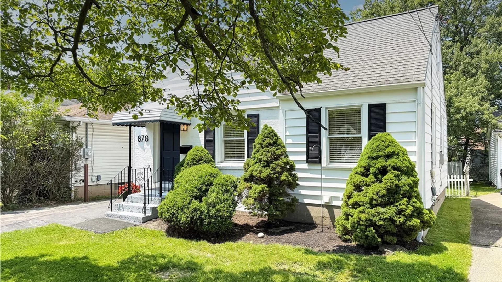 Property at 878 Beach Road, Cheektowaga, NY 14225 3