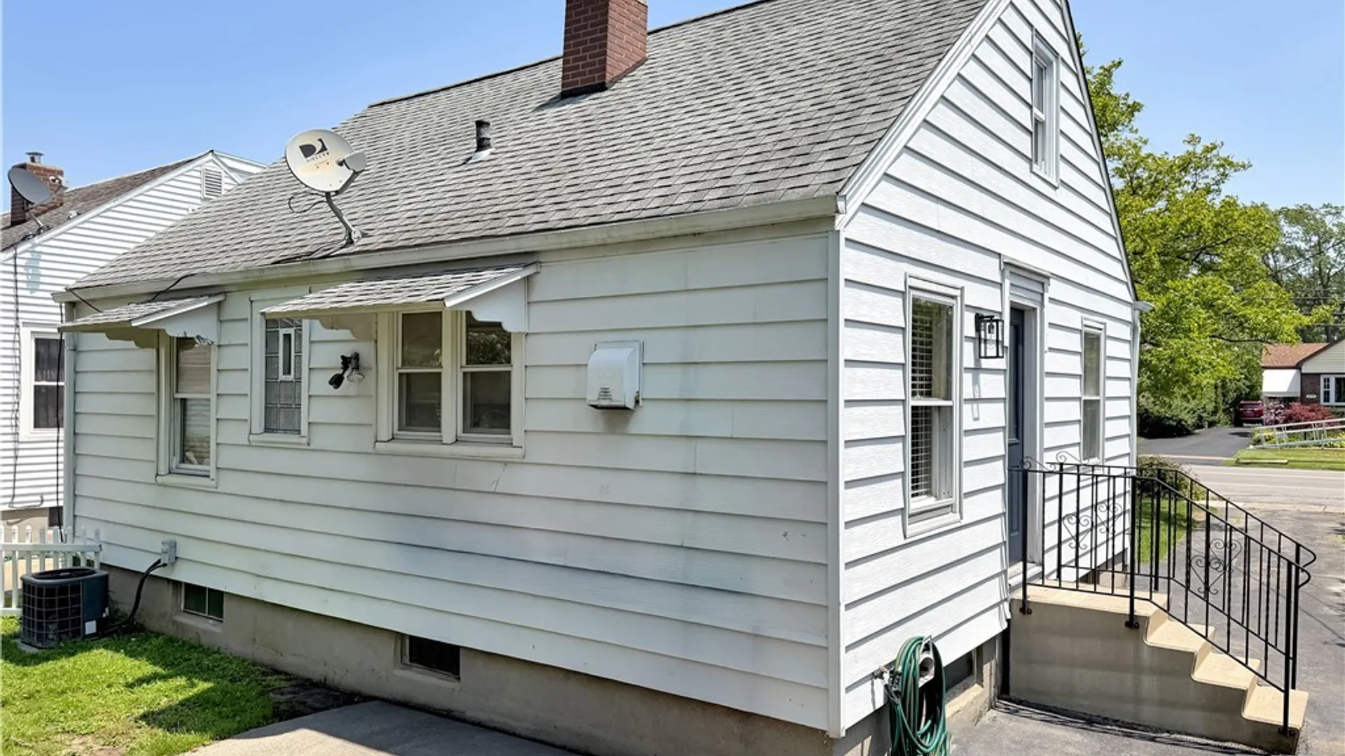 Property at 878 Beach Road, Cheektowaga, NY 14225 5