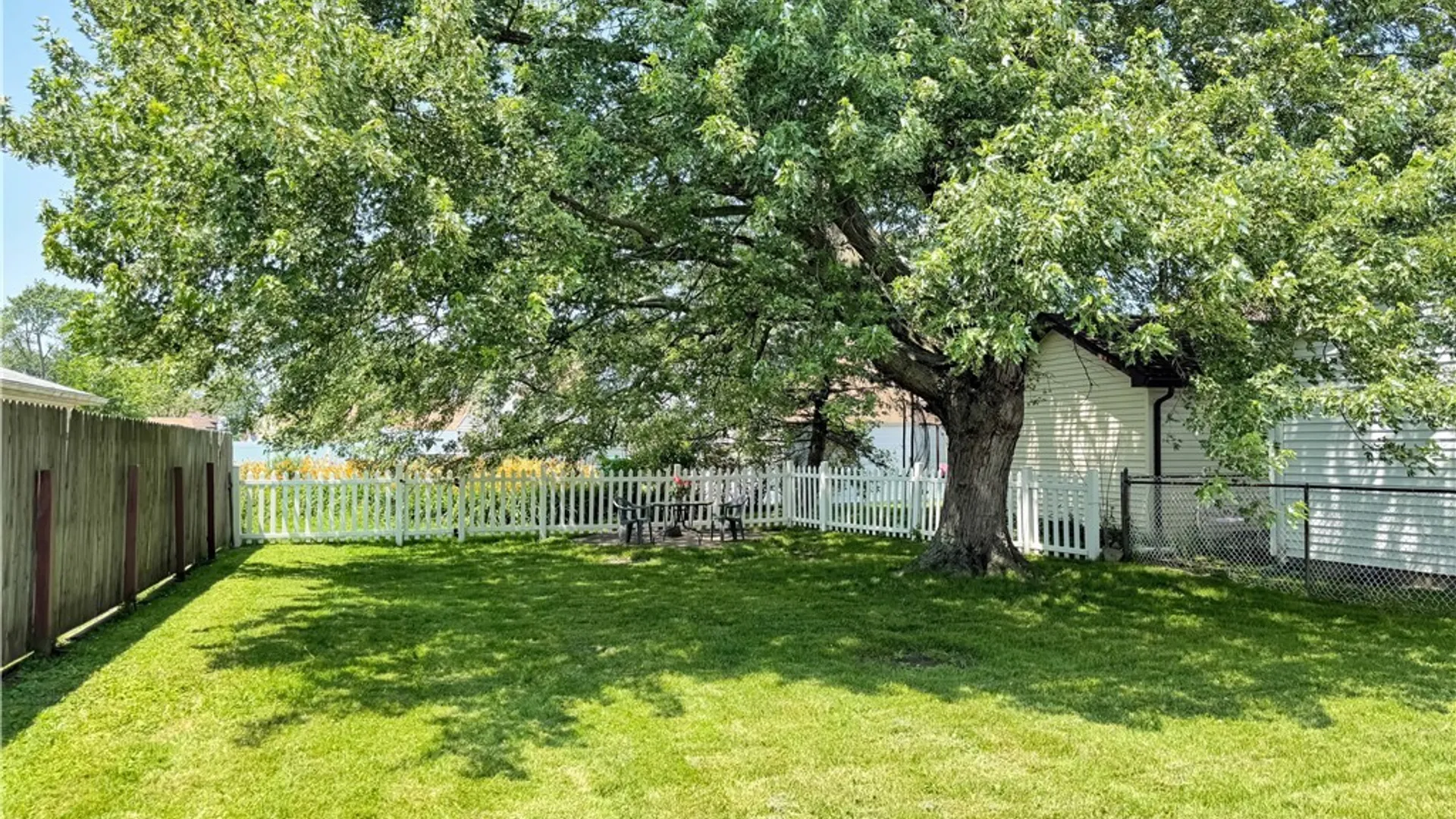 Property at 878 Beach Road, Cheektowaga, NY 14225 9