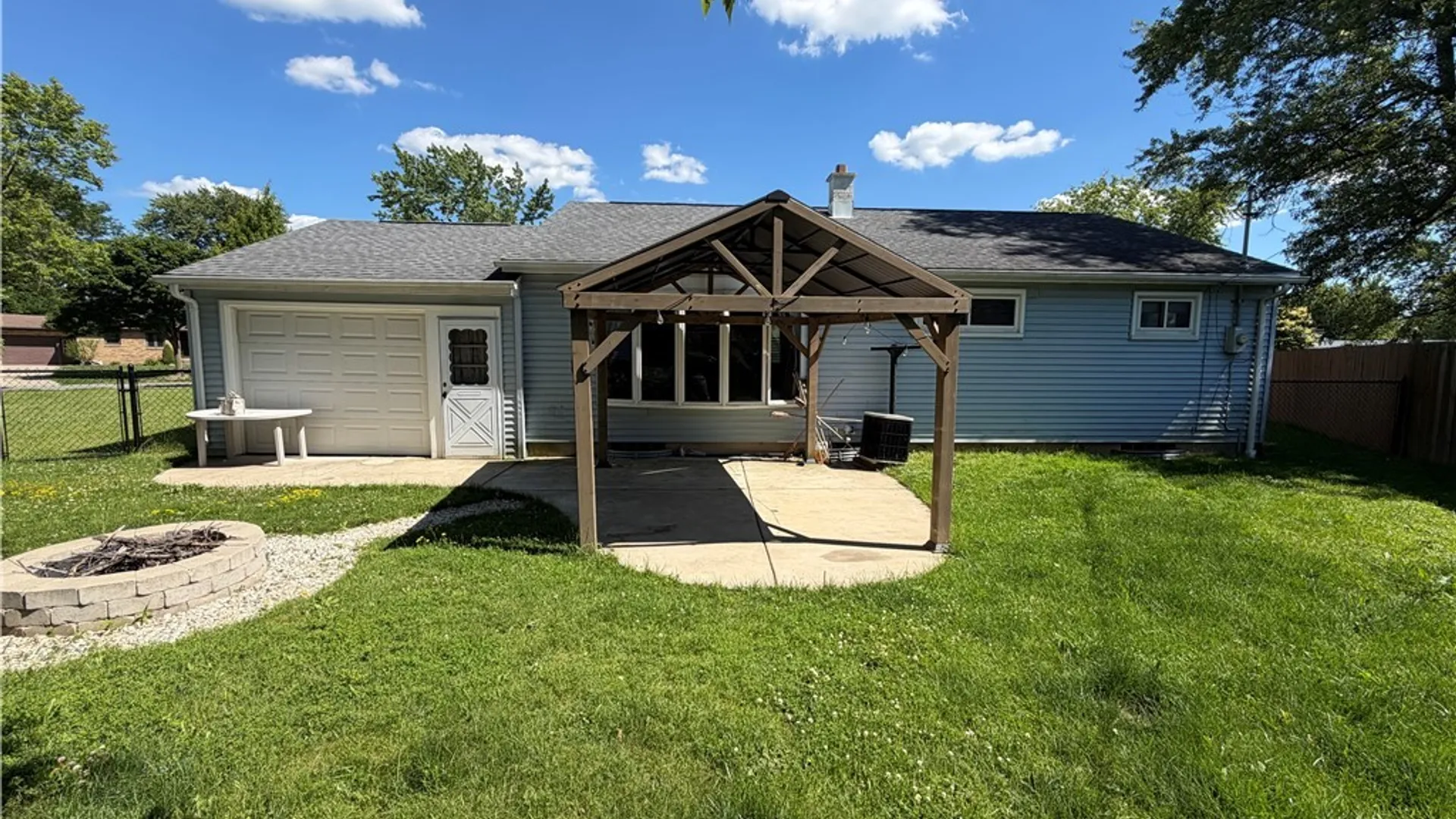 Property at 22 Castle Court, Amherst, NY 14226 27