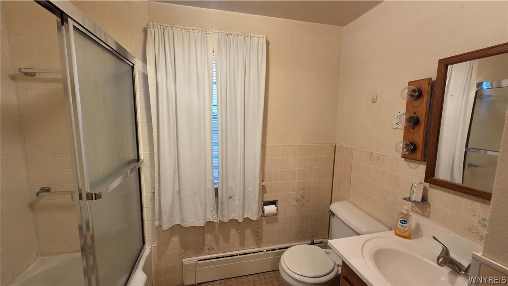 Property at 17 Suffolk Street, Buffalo, NY 14215 17