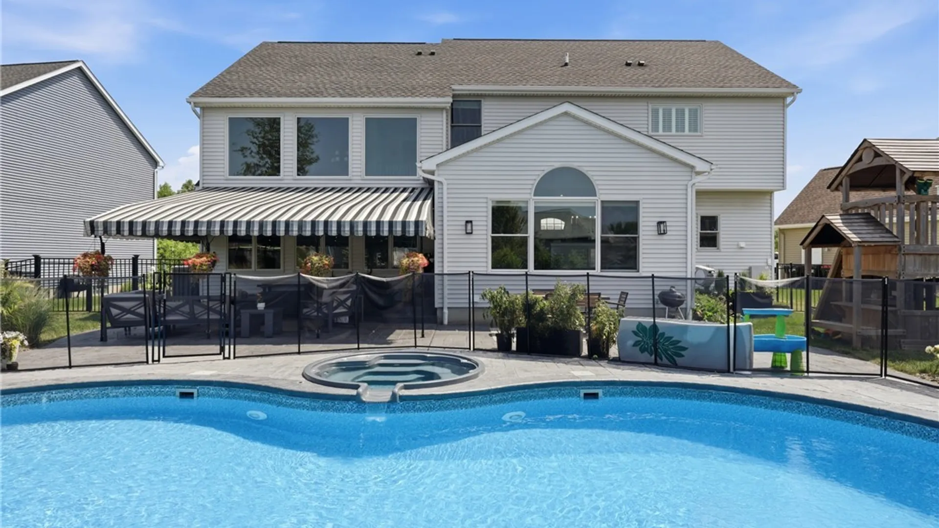 Property at 14 Silent Meadow Lane, Lancaster, NY 14086 46
