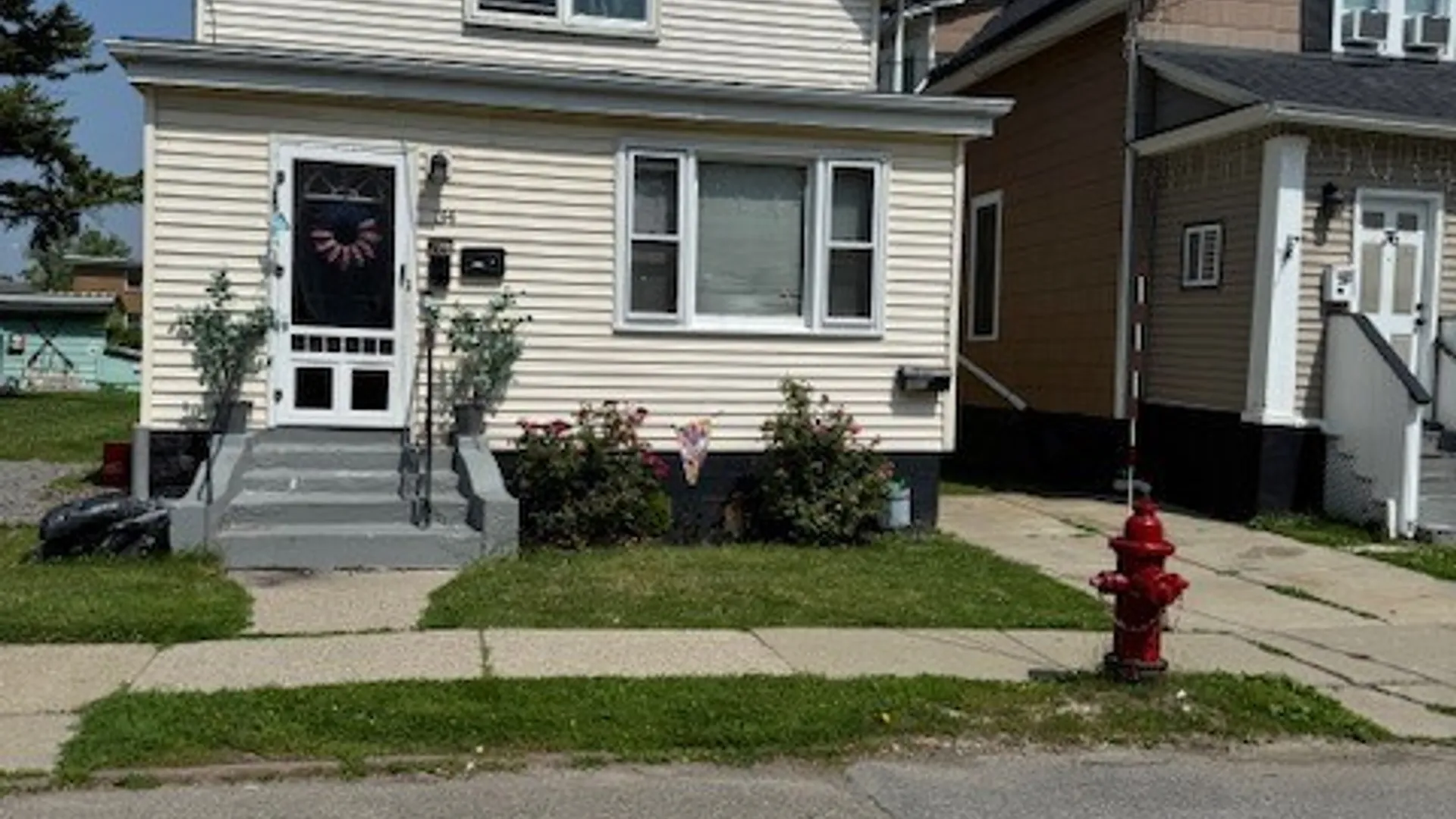 Property at 34 Princeton Place, Buffalo, NY 14210 2
