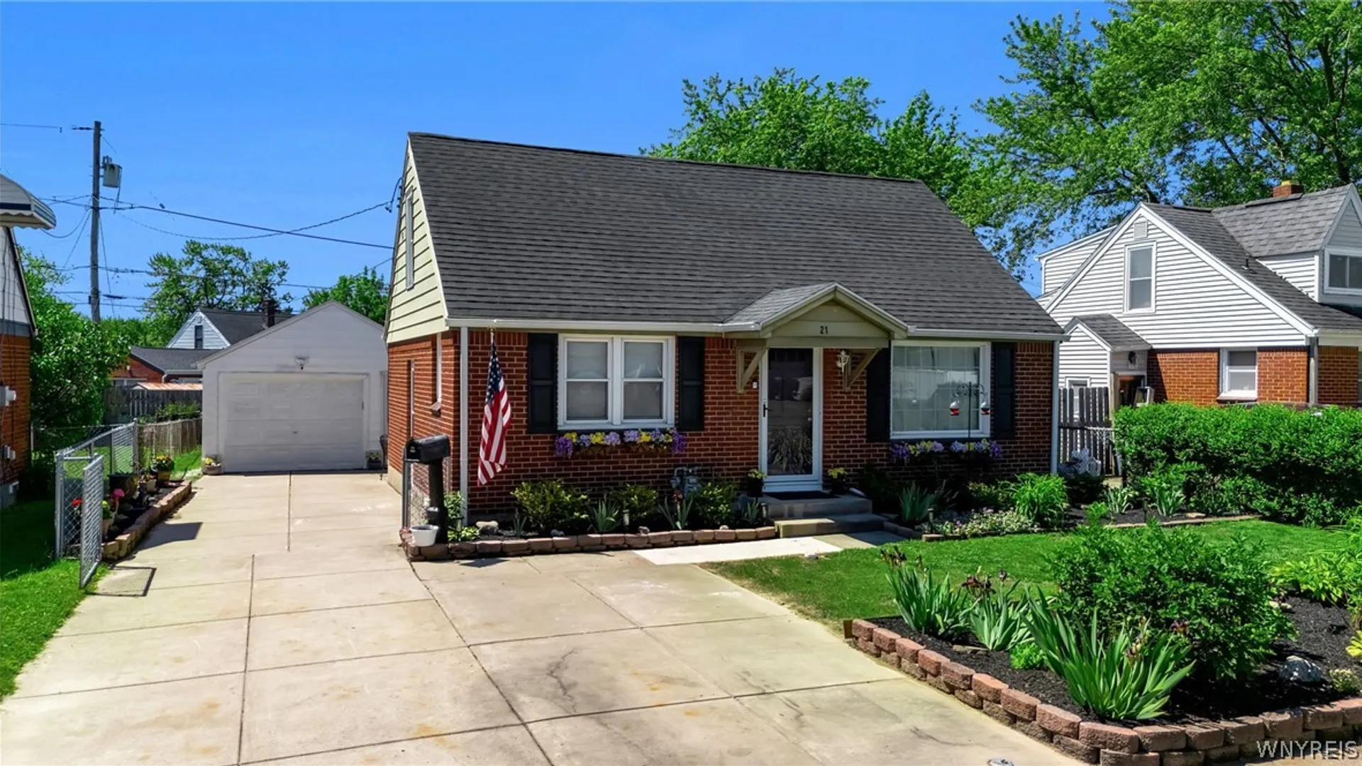 Property at 21 Peinkofer Drive, Cheektowaga, NY 14225 3