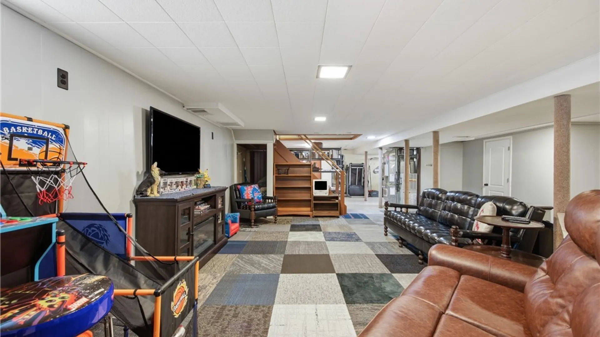 Property at 5051 Bradley Lane, Hamburg, NY 14075 32