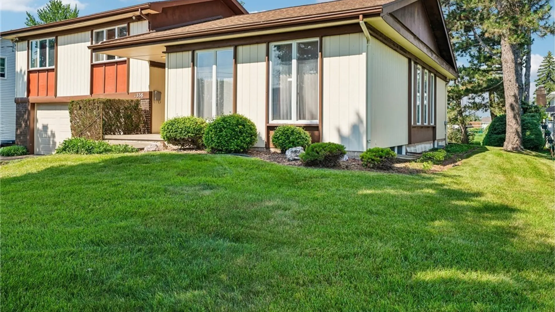 Property at 1338 95th Street, Niagara Falls, NY 14304 2