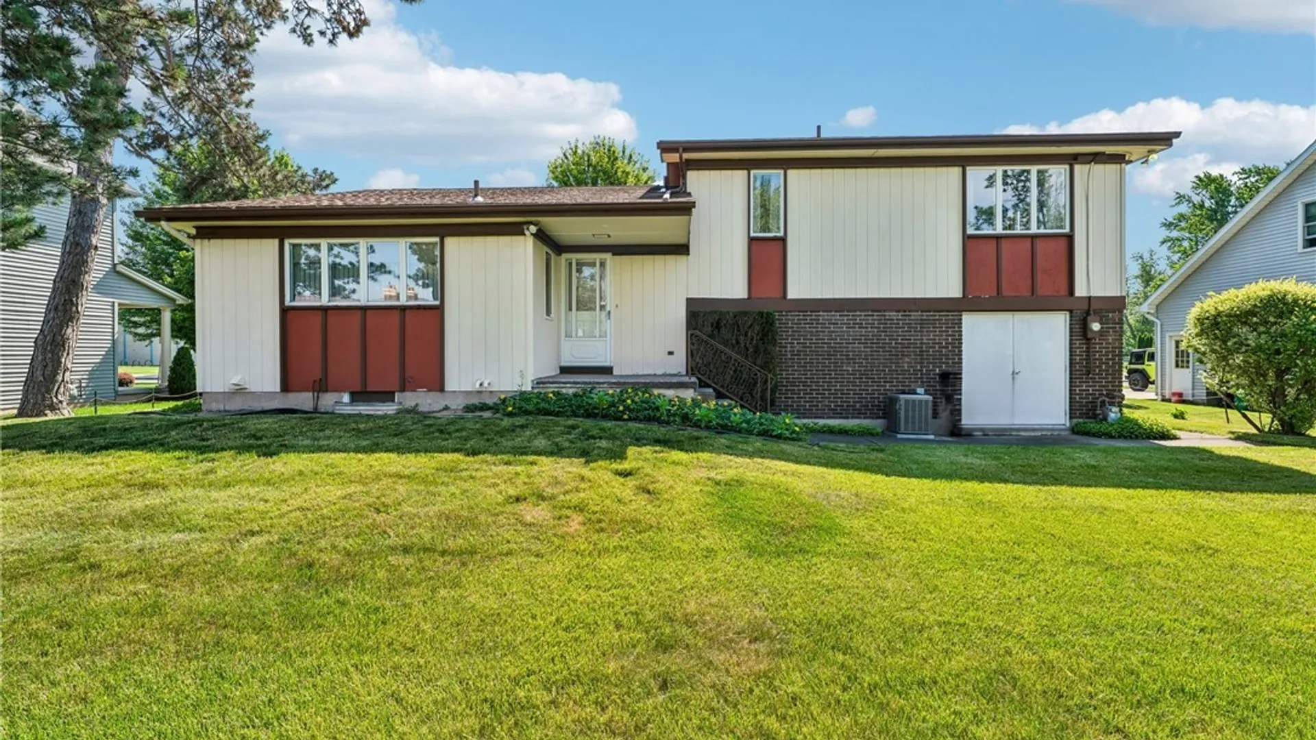 Property at 1338 95th Street, Niagara Falls, NY 14304 3