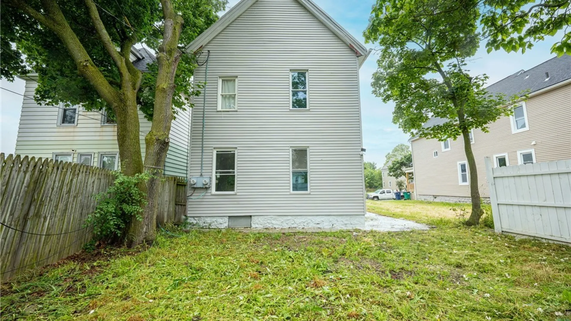 Property at 465 Woodlawn Avenue, Buffalo, NY 14208 46