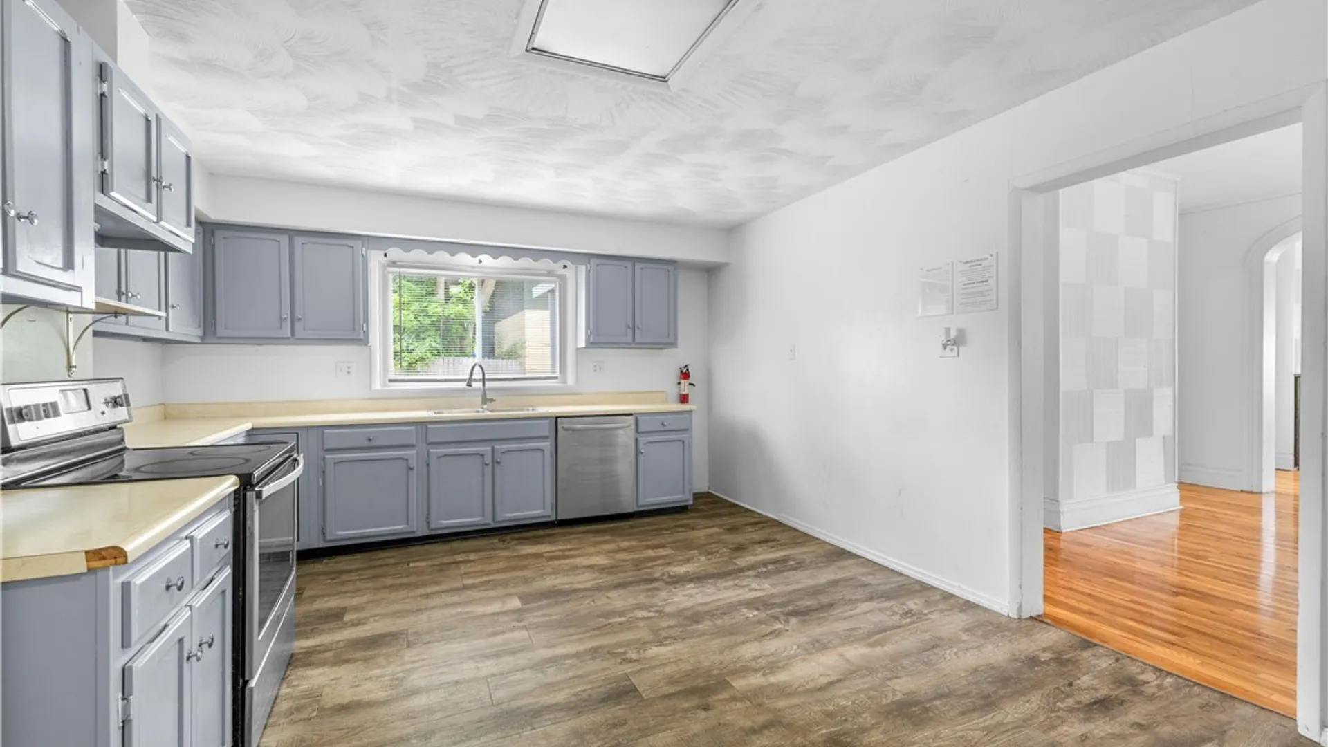 Property at 913 Kellogg Avenue, Utica, NY 13502 10