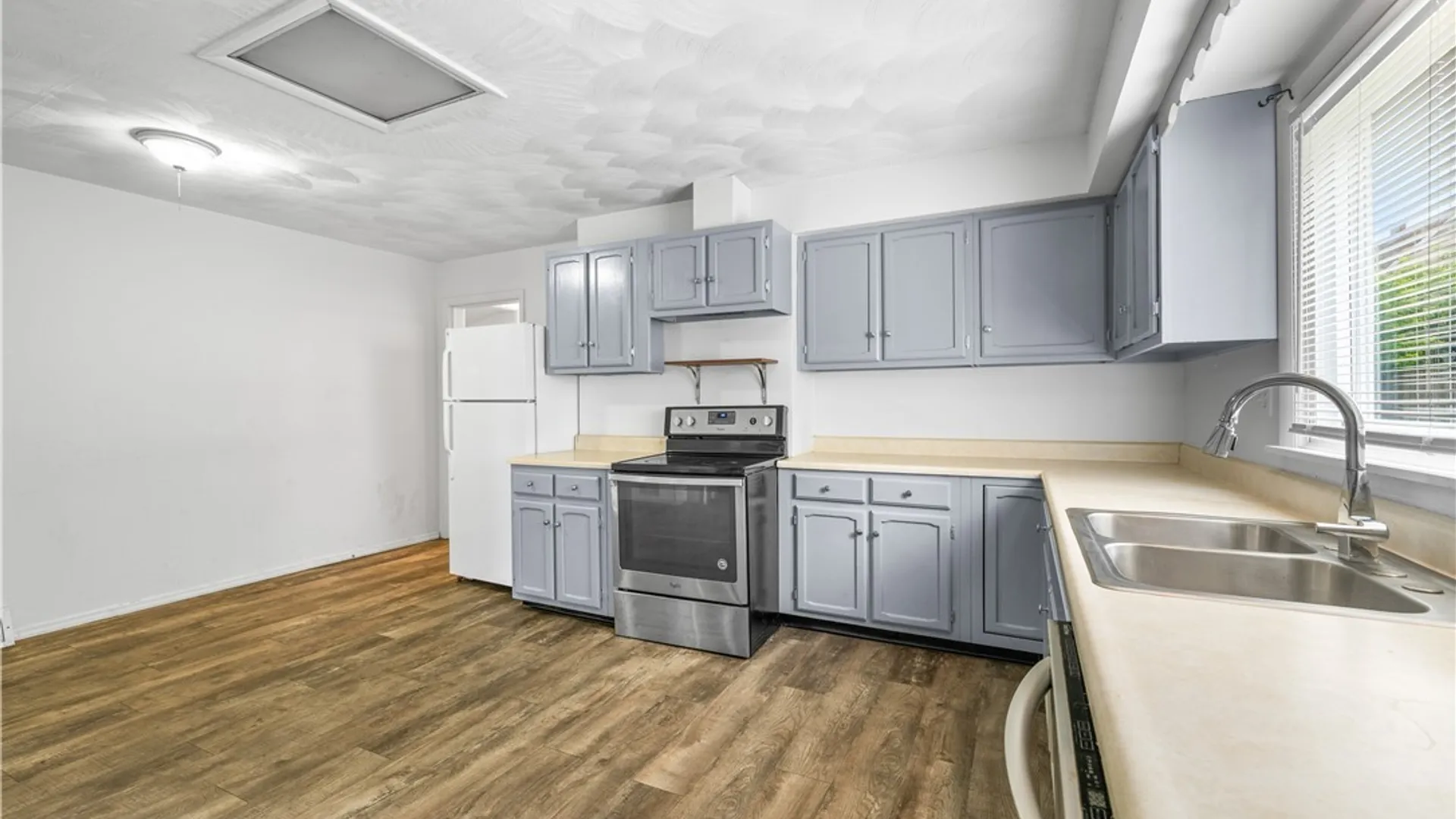 Property at 913 Kellogg Avenue, Utica, NY 13502 12