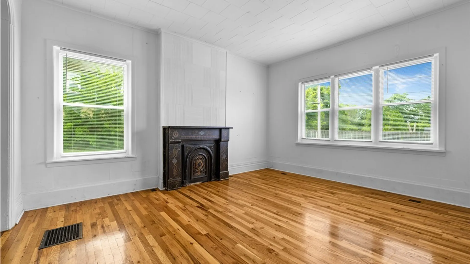 Property at 913 Kellogg Avenue, Utica, NY 13502 16