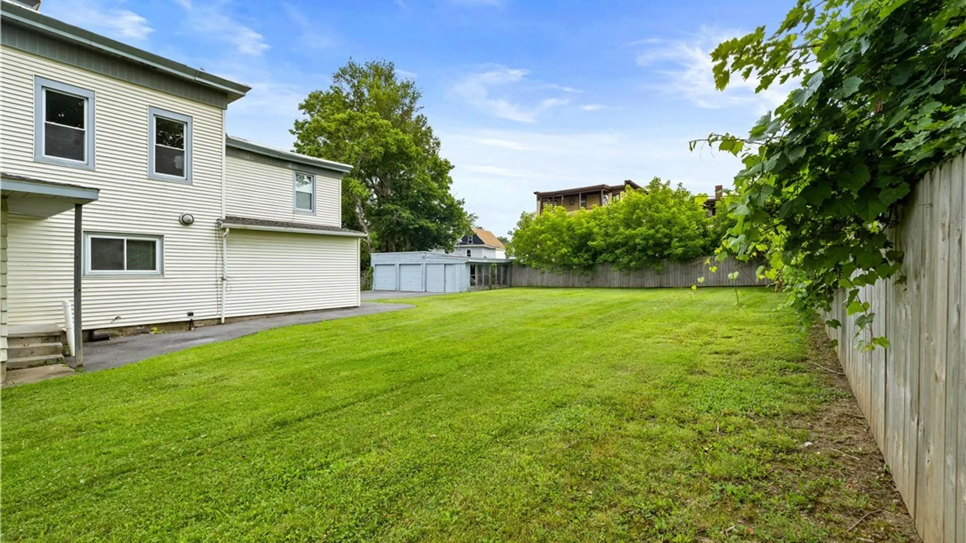 Property at 913 Kellogg Avenue, Utica, NY 13502 4