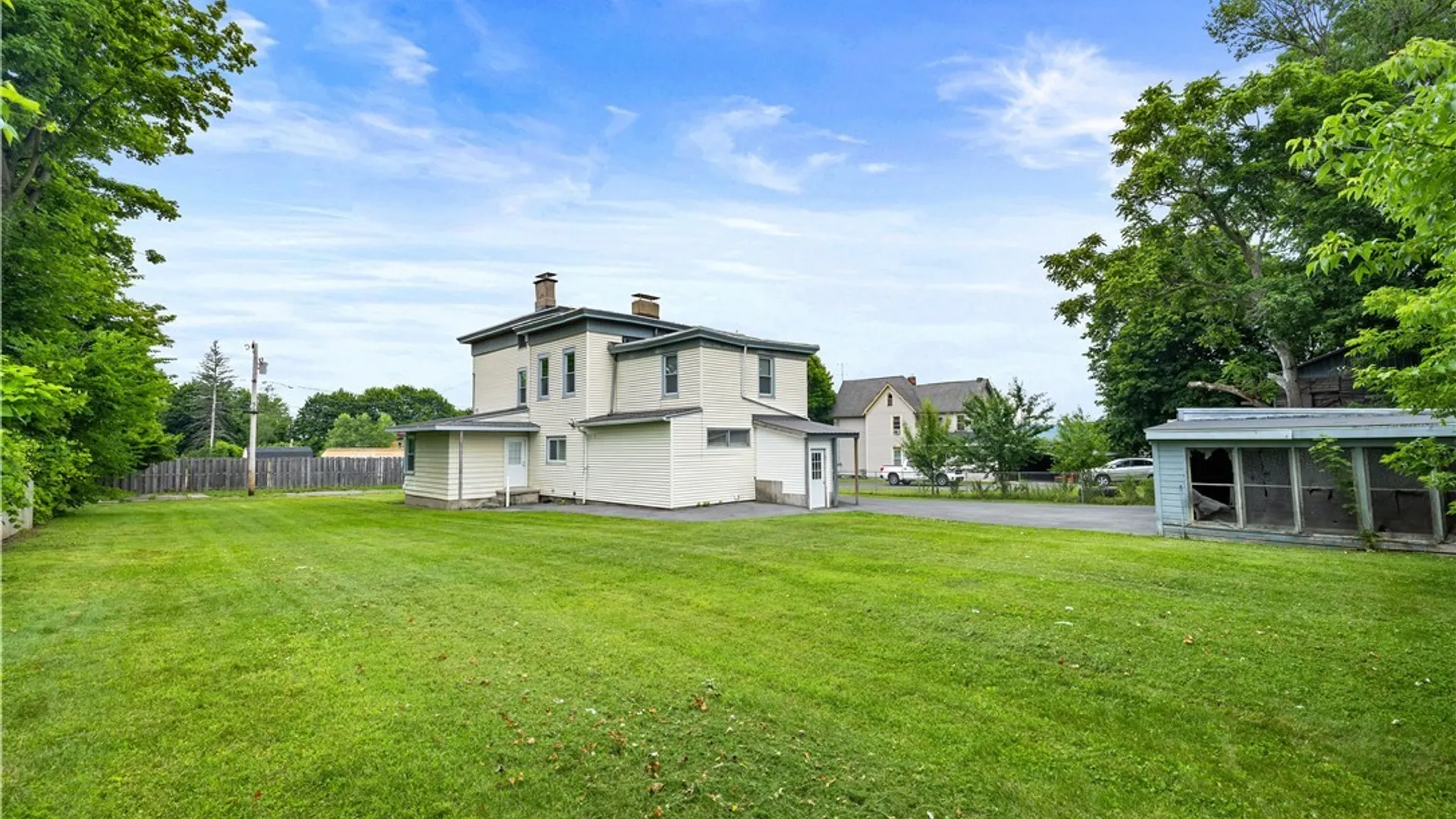 Property at 913 Kellogg Avenue, Utica, NY 13502 5