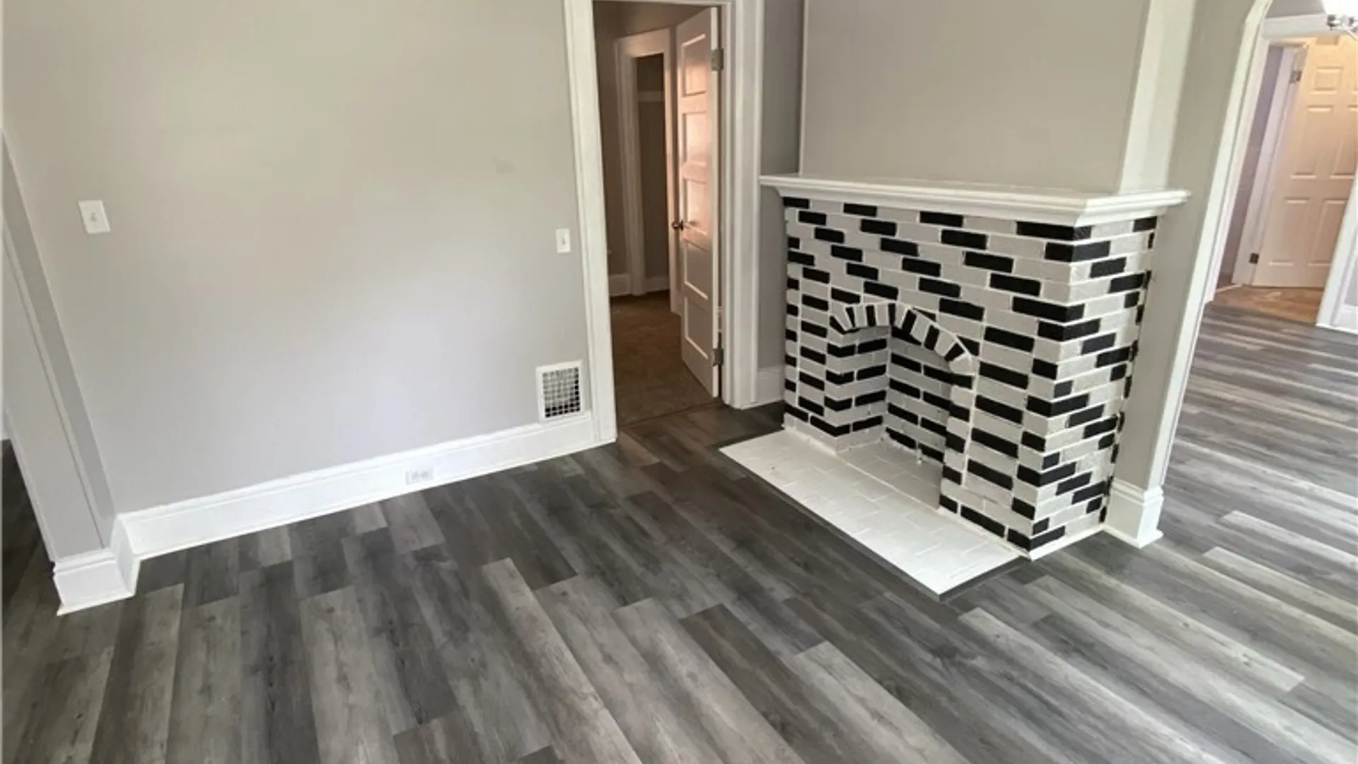 Property at 811 Columbus Parkway, Buffalo, NY 14213 16