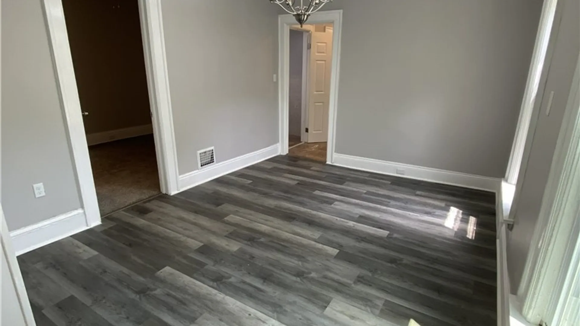 Property at 811 Columbus Parkway, Buffalo, NY 14213 7