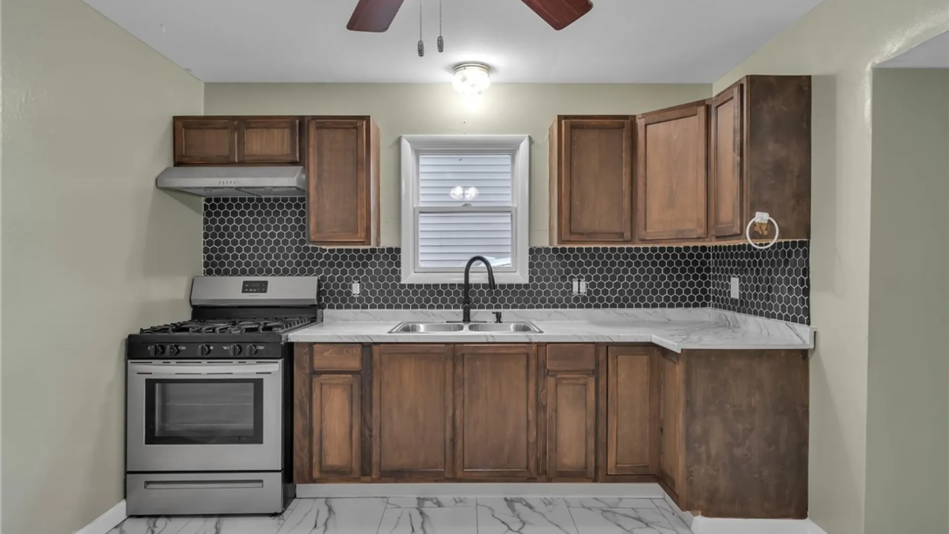 Property at 558 Loretta Street, Tonawanda, NY 14150 10