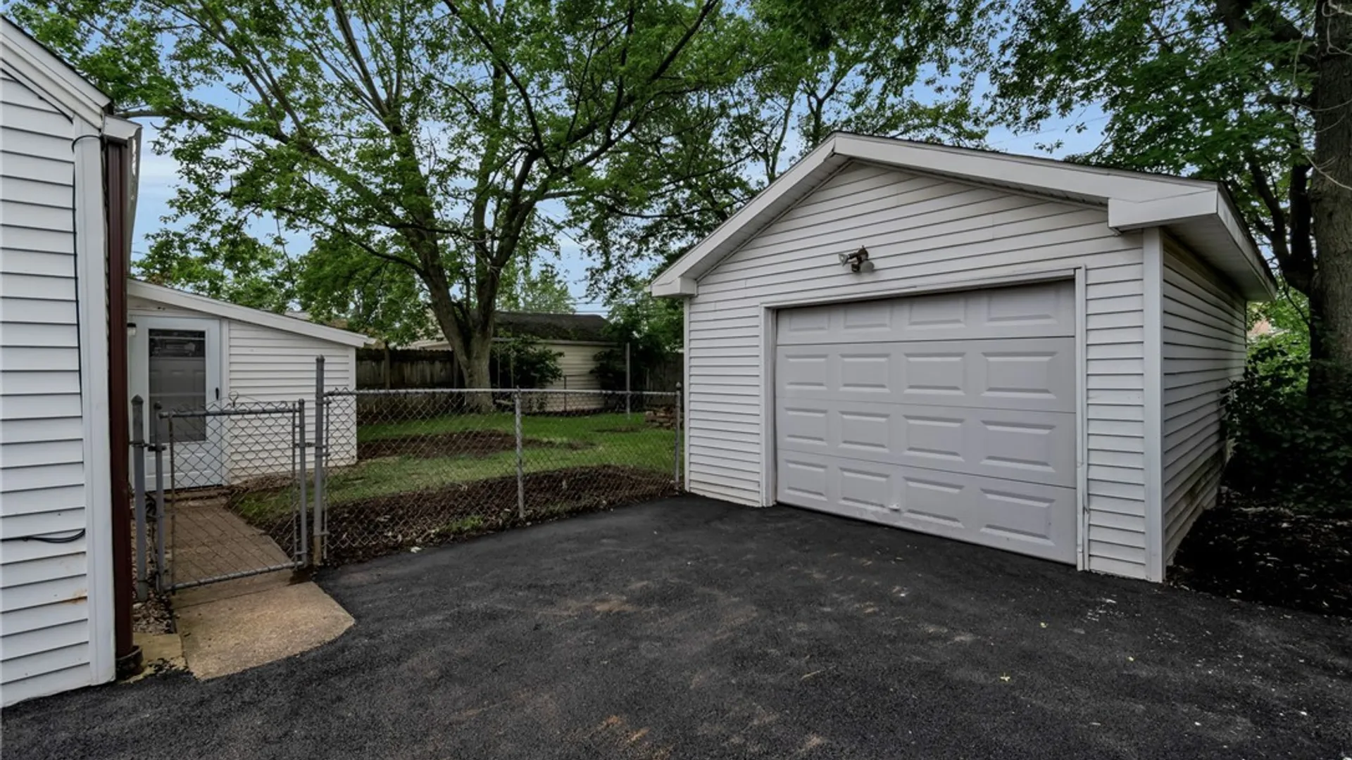Property at 558 Loretta Street, Tonawanda, NY 14150 4