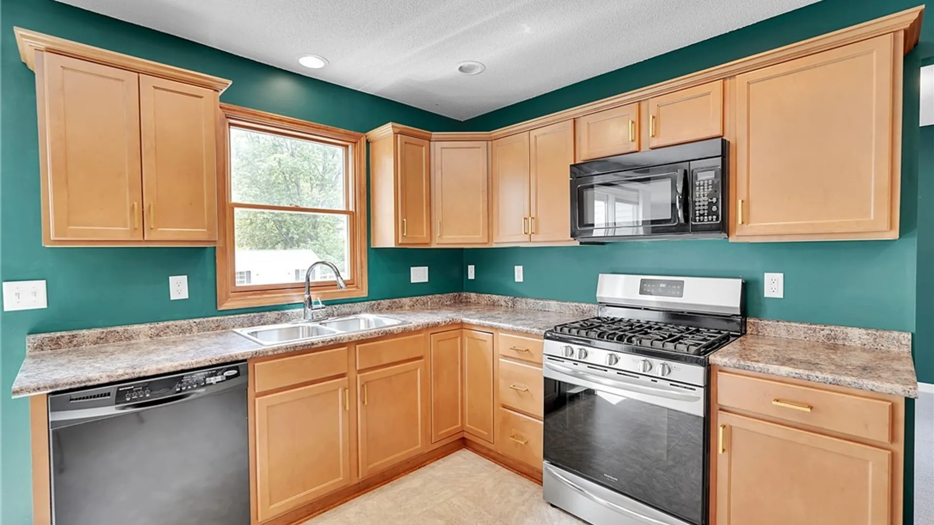 Property at 43 Caldwell Drive, West Seneca, NY 14224 5