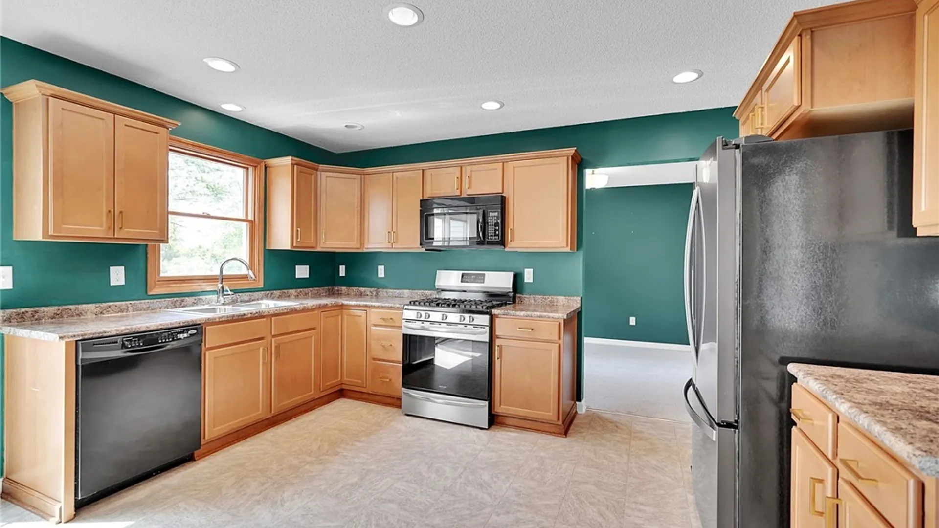 Property at 43 Caldwell Drive, West Seneca, NY 14224 6