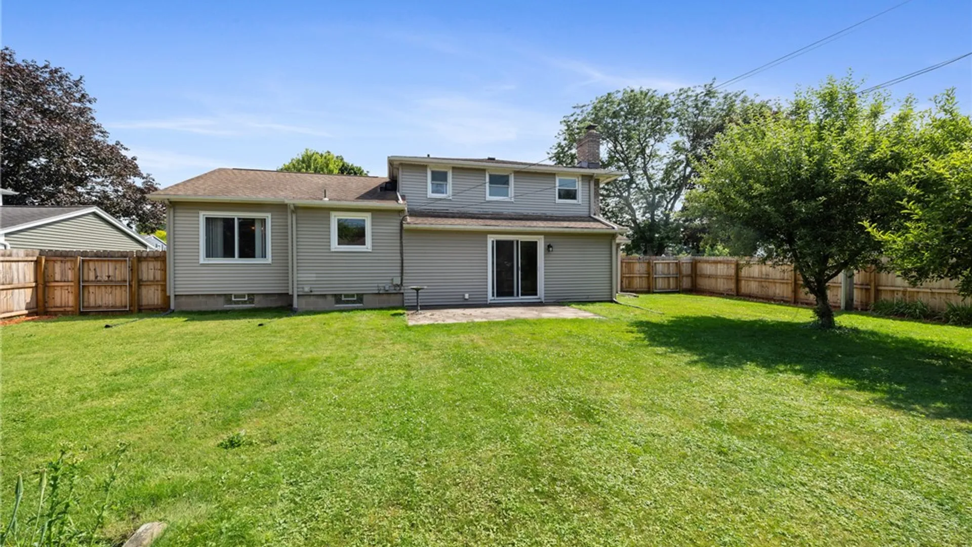 Property at 225 Sandoris Circle, Irondequoit, NY 14622 33